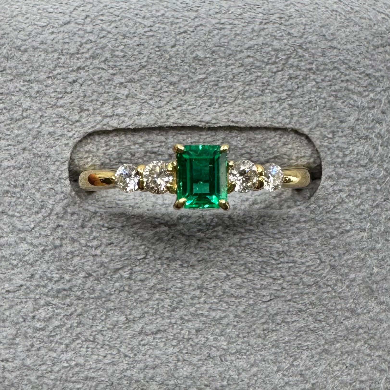 29［一点物］リング エメラルド 0.26ct SQ K18YG