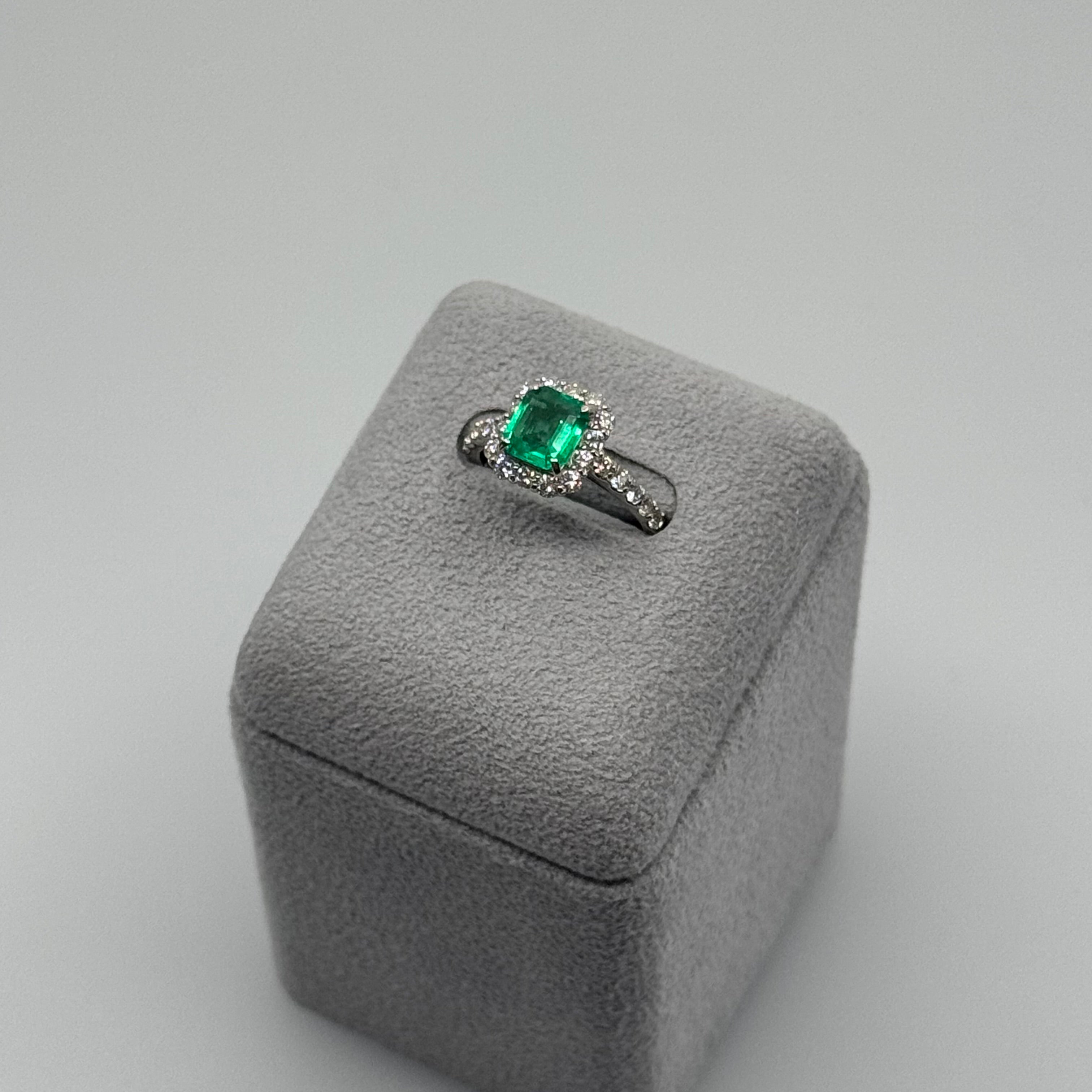 23［一点物］リング エメラルド 1.1ct SQ PT