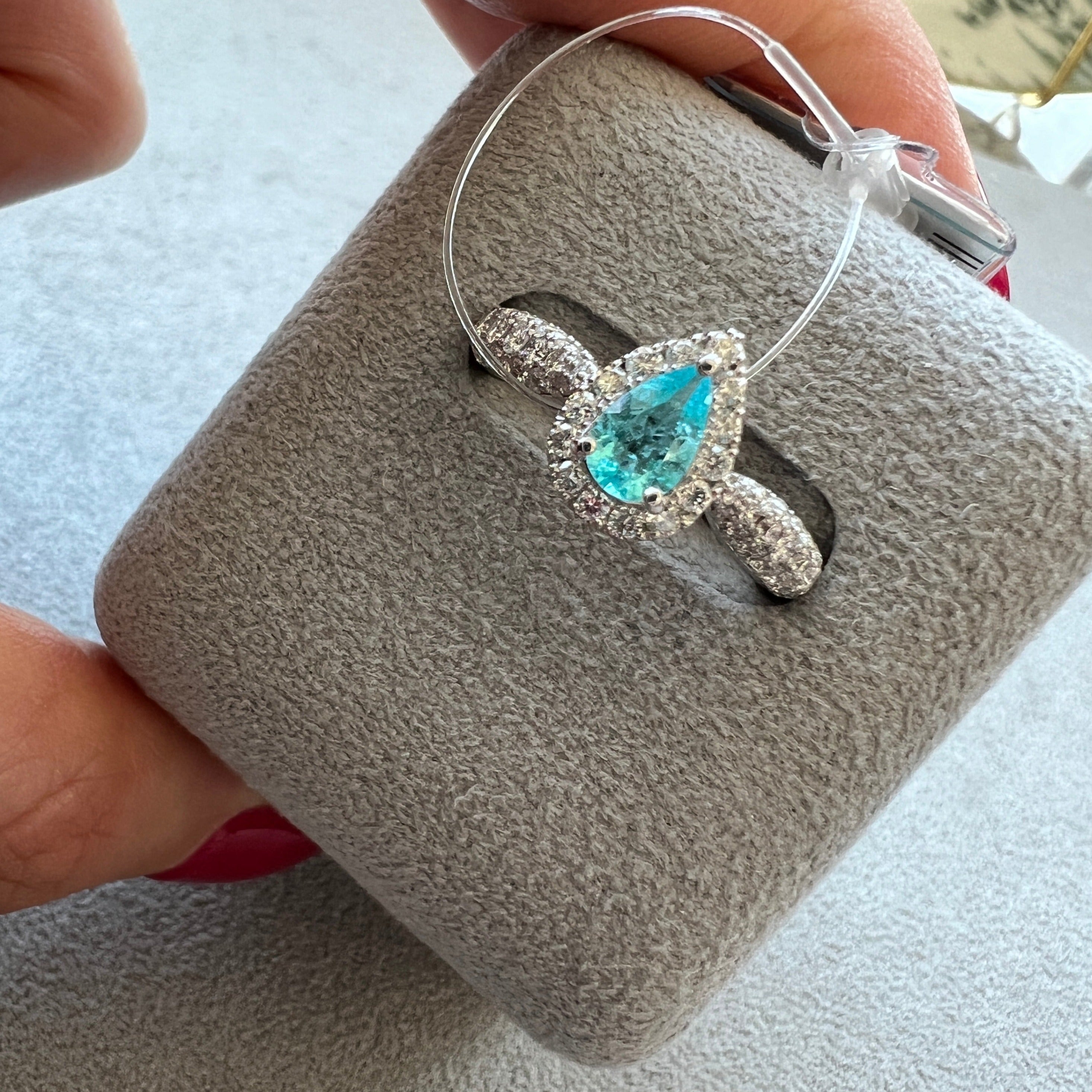 149-特品 パリの小路 パライバ 中石0.38ct前後 PS PT リング〜ブラジル産 GIA 彩子と久美子も欲しい｜AYAKO SAKURAI（櫻井 彩子（サクライ アヤコ））公式通販サイト