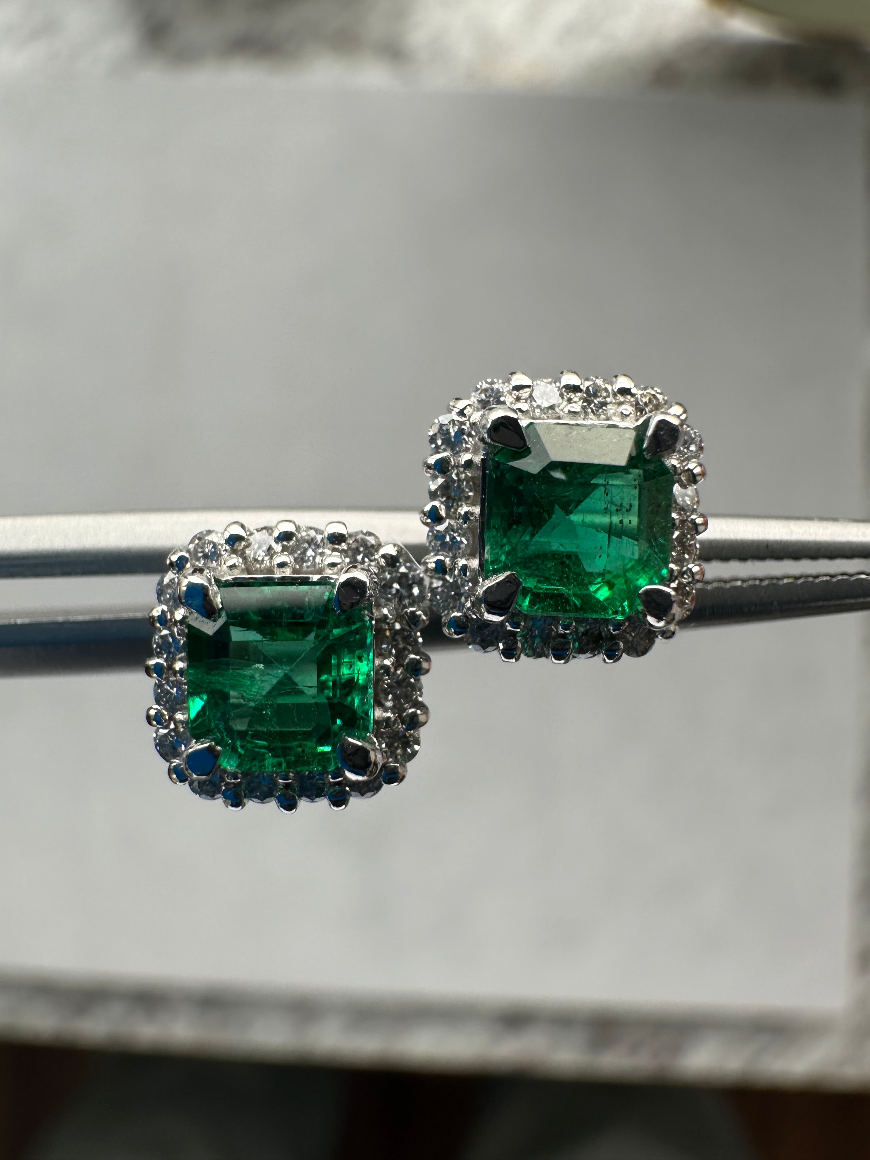 60_エムロード エメラルド 0.3ct前後×2 SQ PT スタッドピアス〜5個のみ｜AYAKO SAKURAI（櫻井 彩子（サクライ アヤコ））公式通販サイト