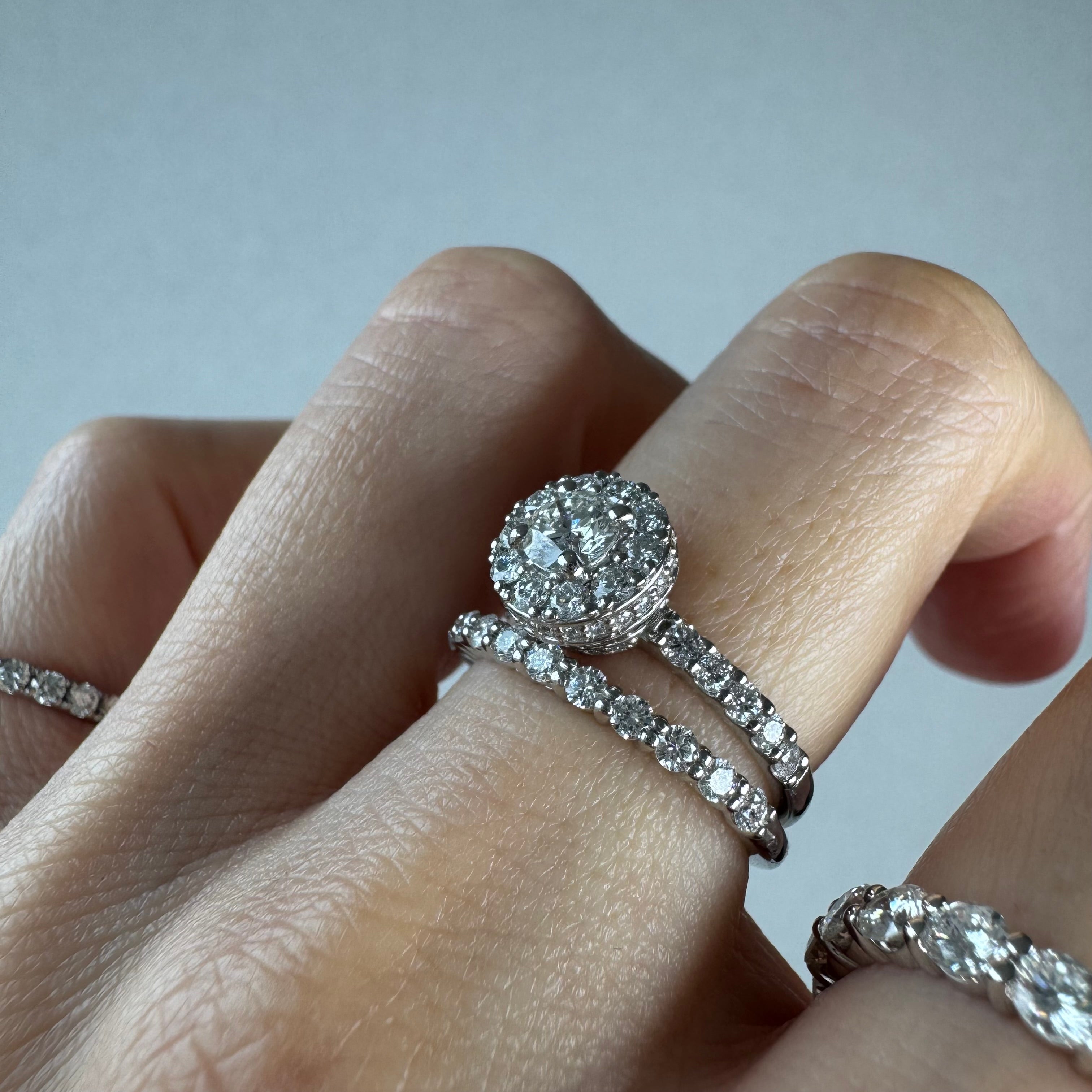 ［ポインターパヴェ］リング ダイヤ 中石0.3ct