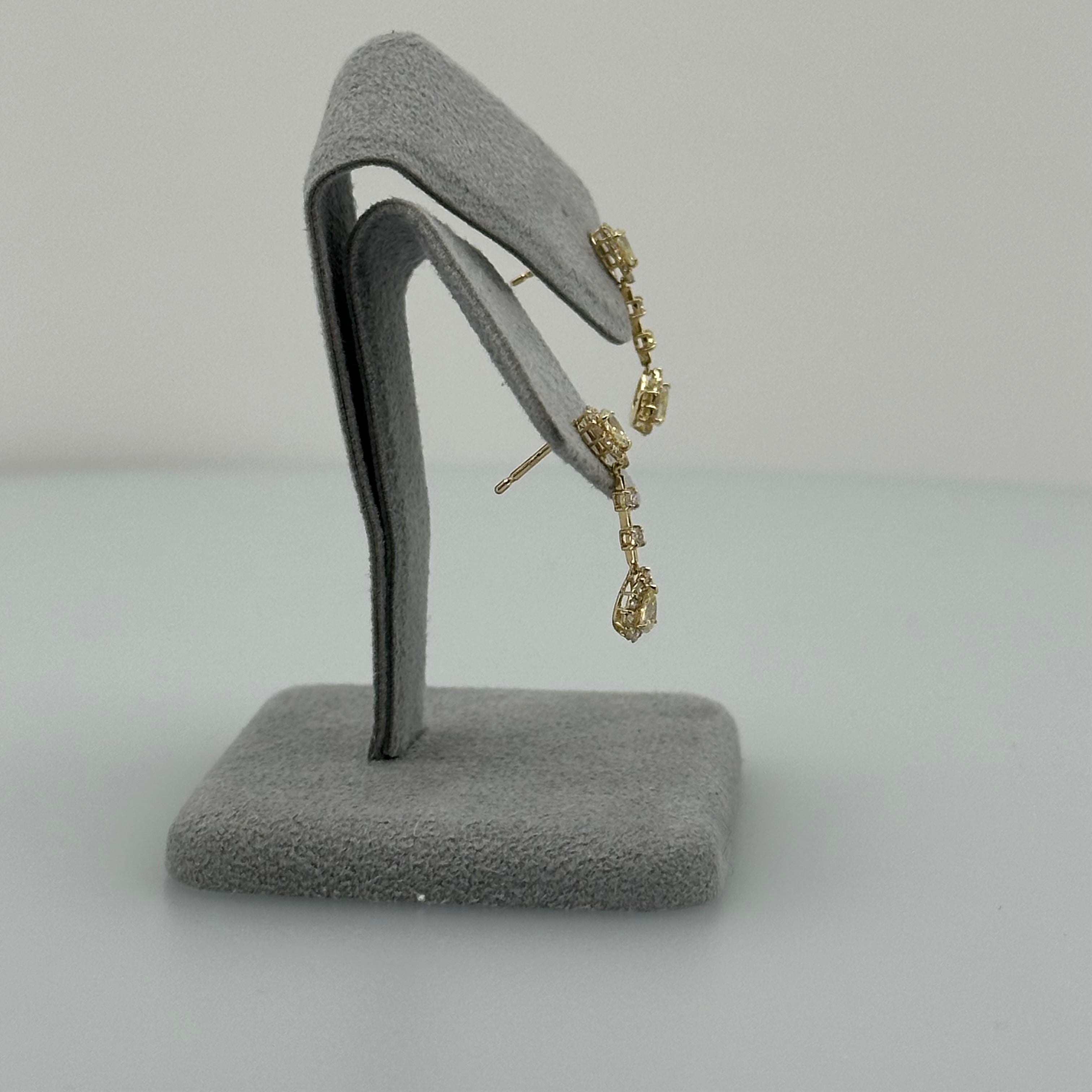 ［パナッシュ］ ダイヤモンド揺れるピアス