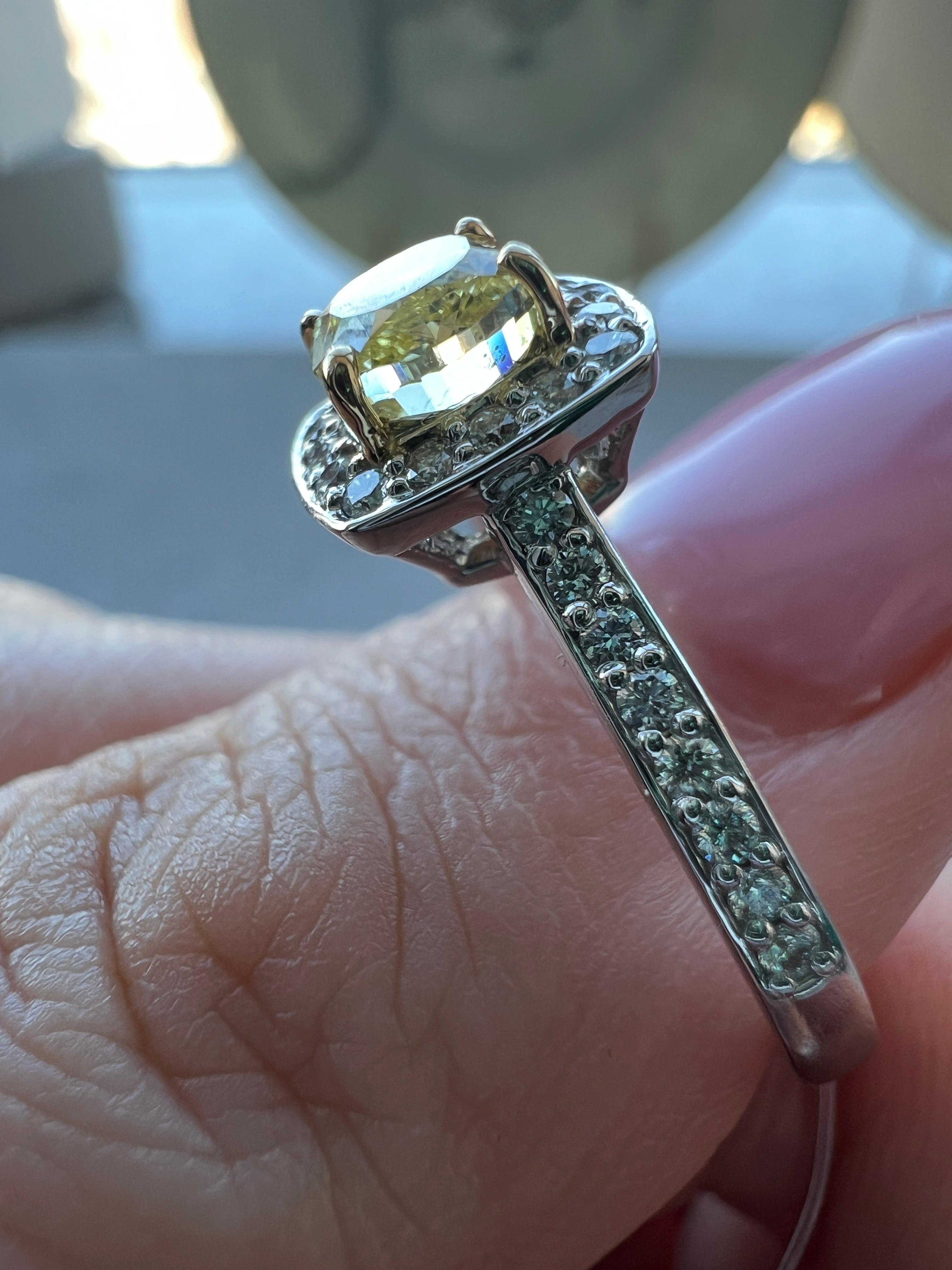 トレゾール ダイヤ 中石0.84ct前後 PT リング〜Fancy Intense Yellow CGL｜AYAKO SAKURAI（櫻井 彩子（サクライ アヤコ））公式通販サイト