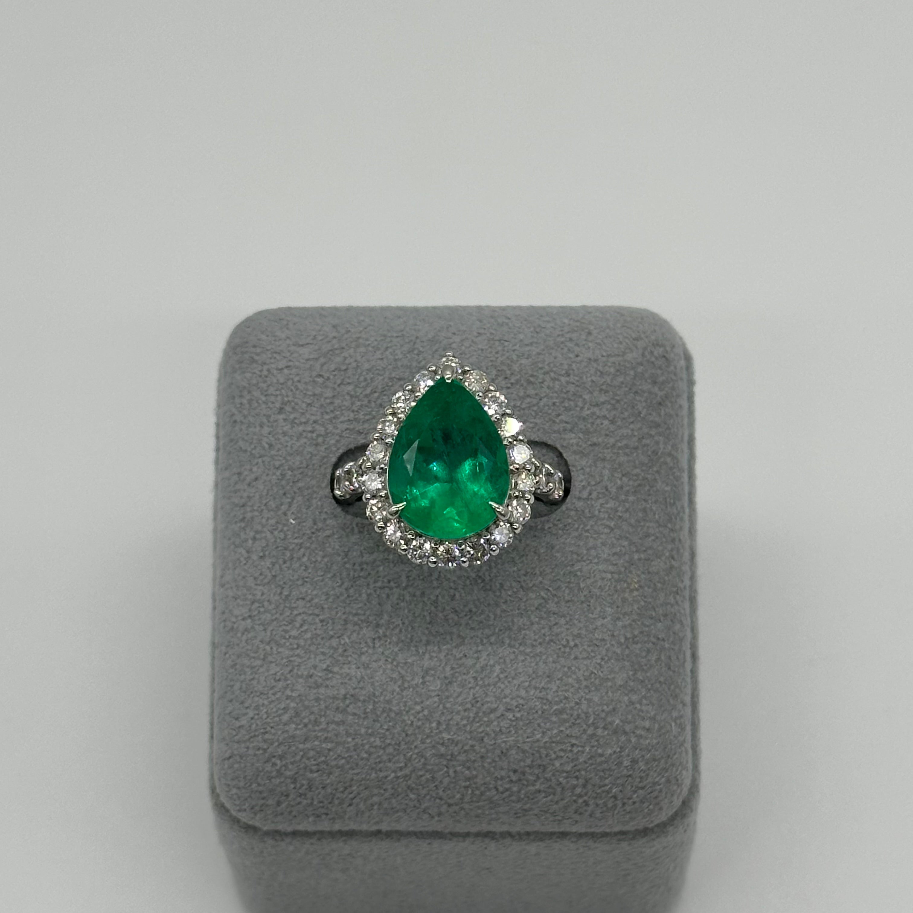 エメラルド 中石4.9ct PS PTリング｜AYAKO SAKURAI（櫻井 彩子（サクライ アヤコ））公式通販サイト