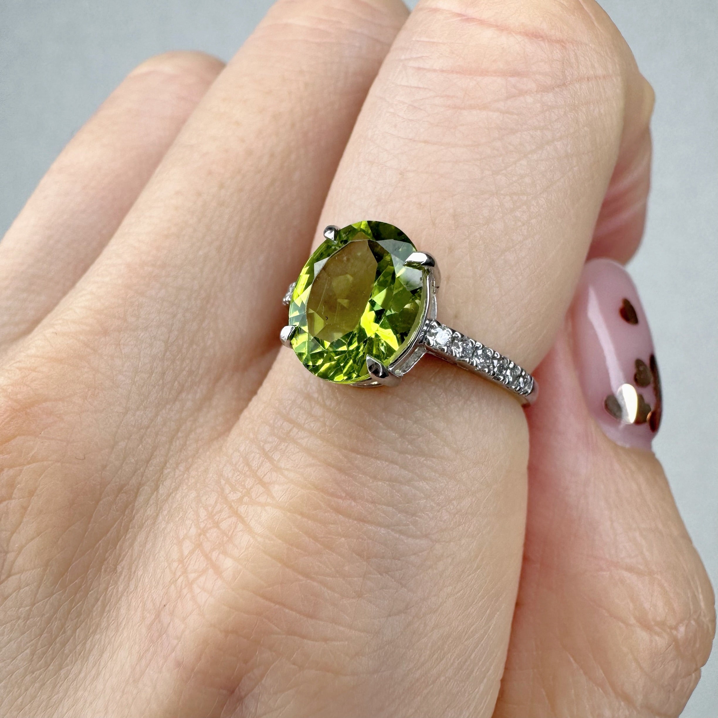 181［一点物］リング ペリドット 2ct OV PT