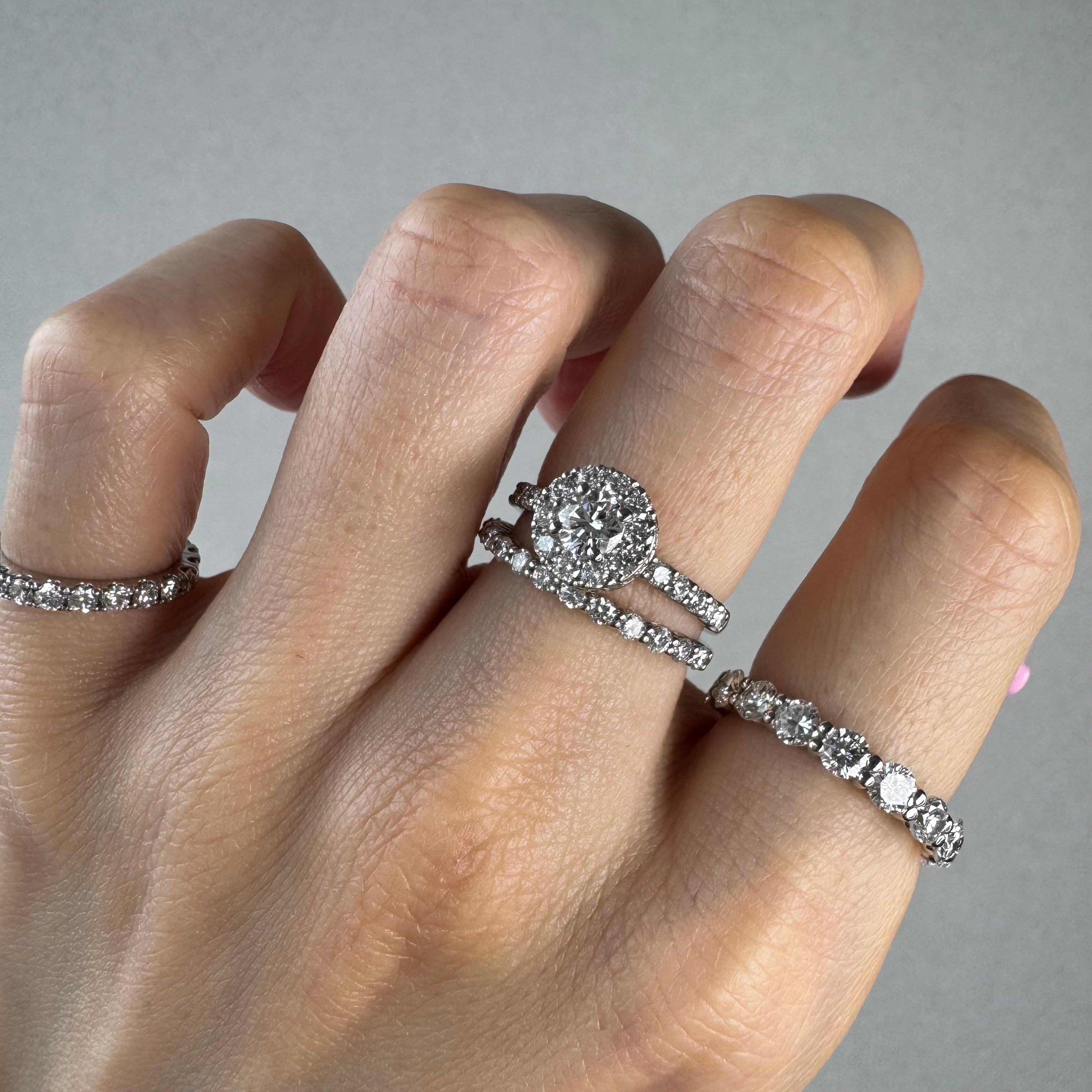 ［ポインターパヴェ］リング ダイヤ 中石0.3ct