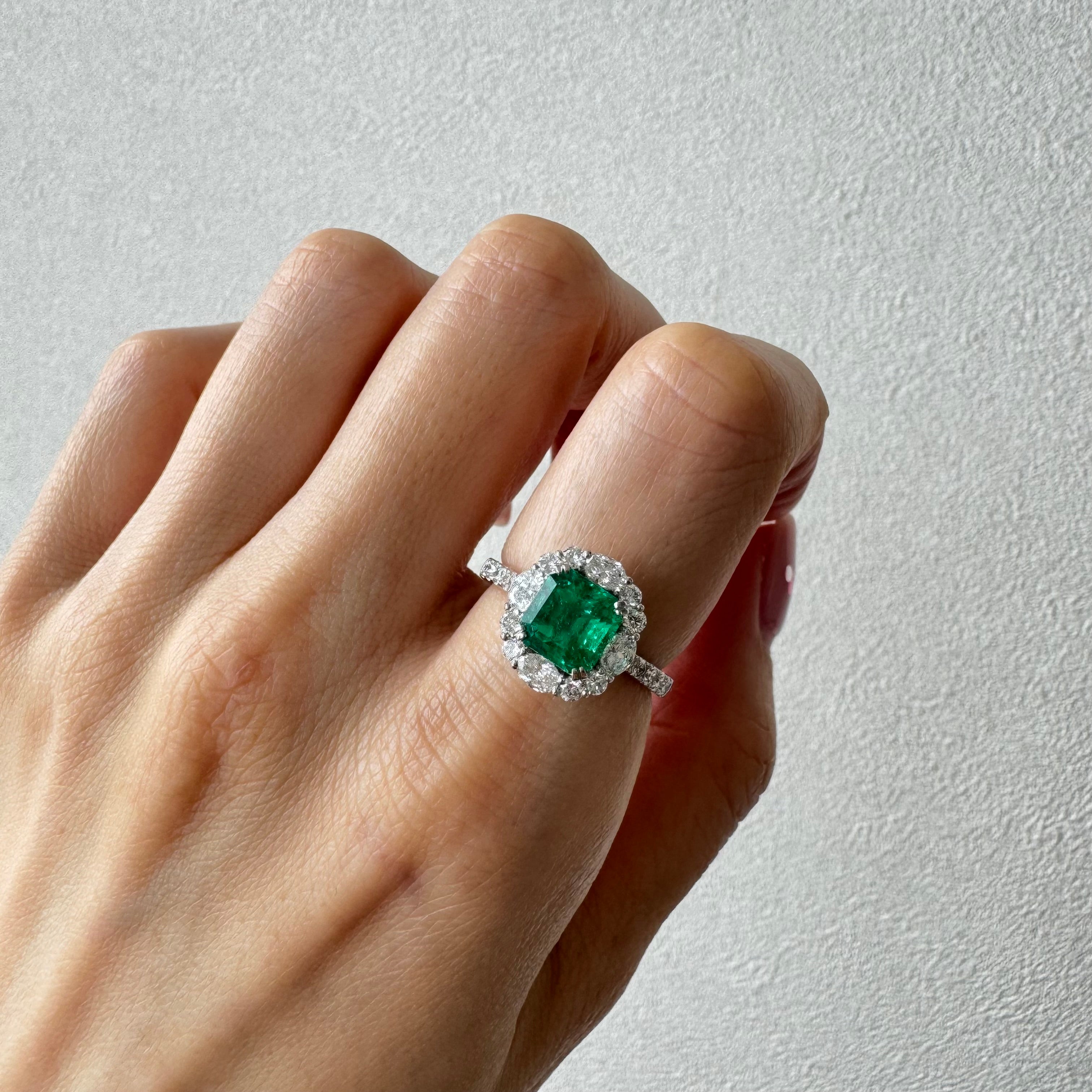 ［一点物］リング 超特品 エメラルド 中石1.7ct前後 SQ PT