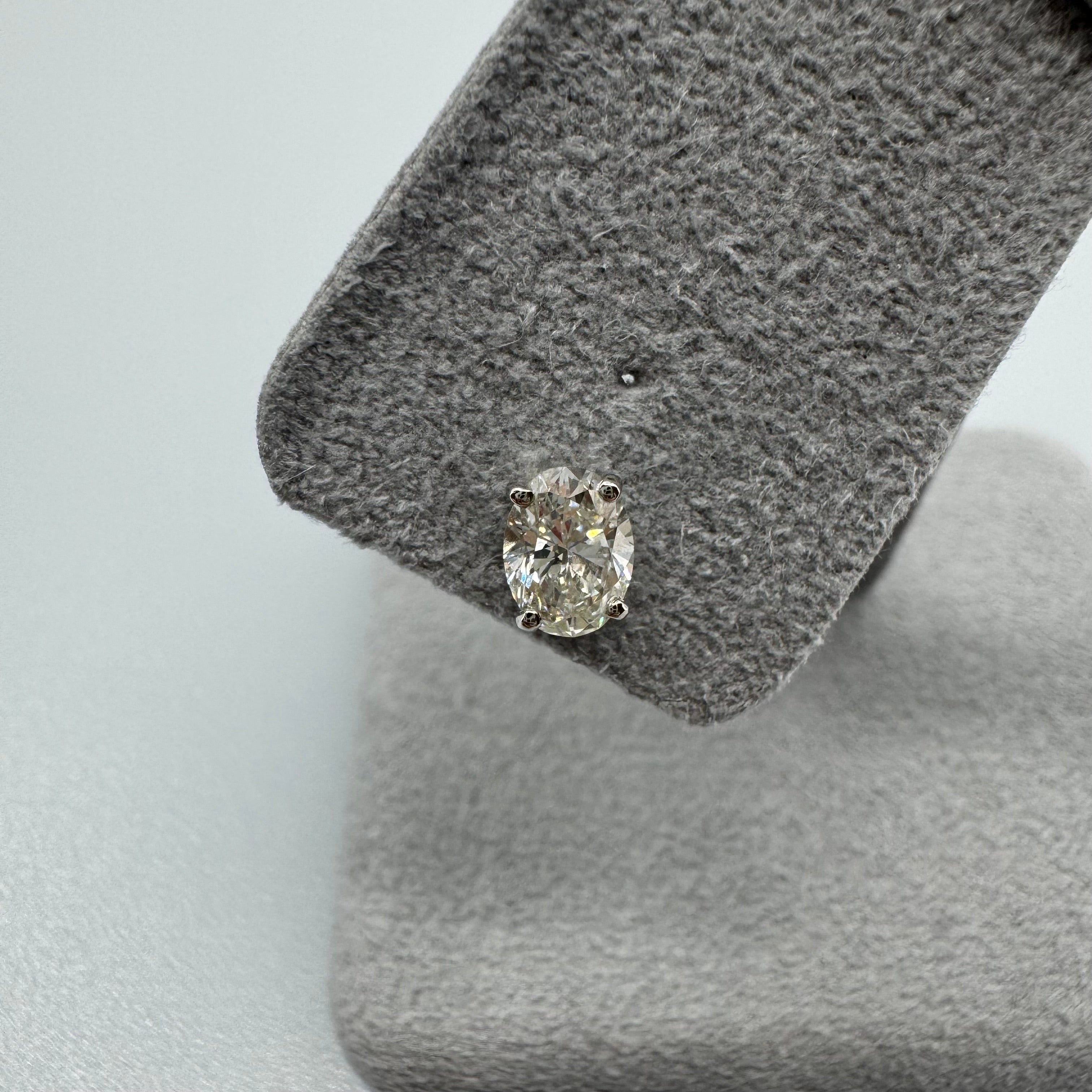 ［一点物/コリンヌ］ピアス ダイヤ 0.5ct×2 OV PT