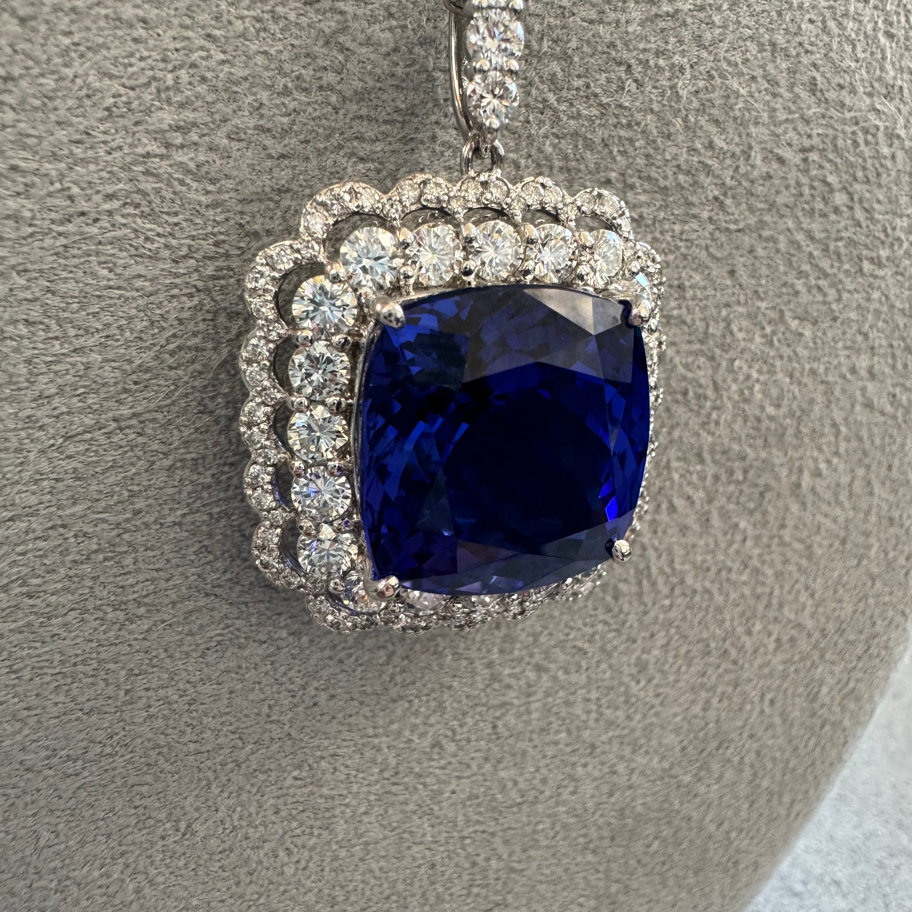 528-タンザナイト 22.4ct前後　SQ PT ネックレス｜AYAKO SAKURAI（櫻井 彩子（サクライ アヤコ））公式通販サイト