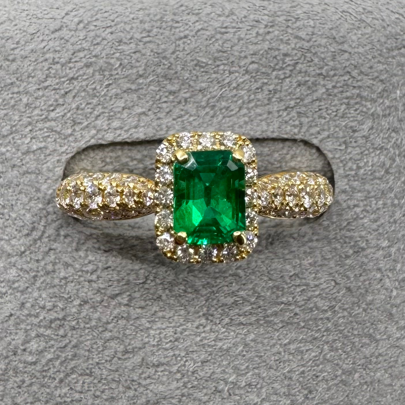 ［パリの小路］リング エメラルド  0.5ct前後 SQ