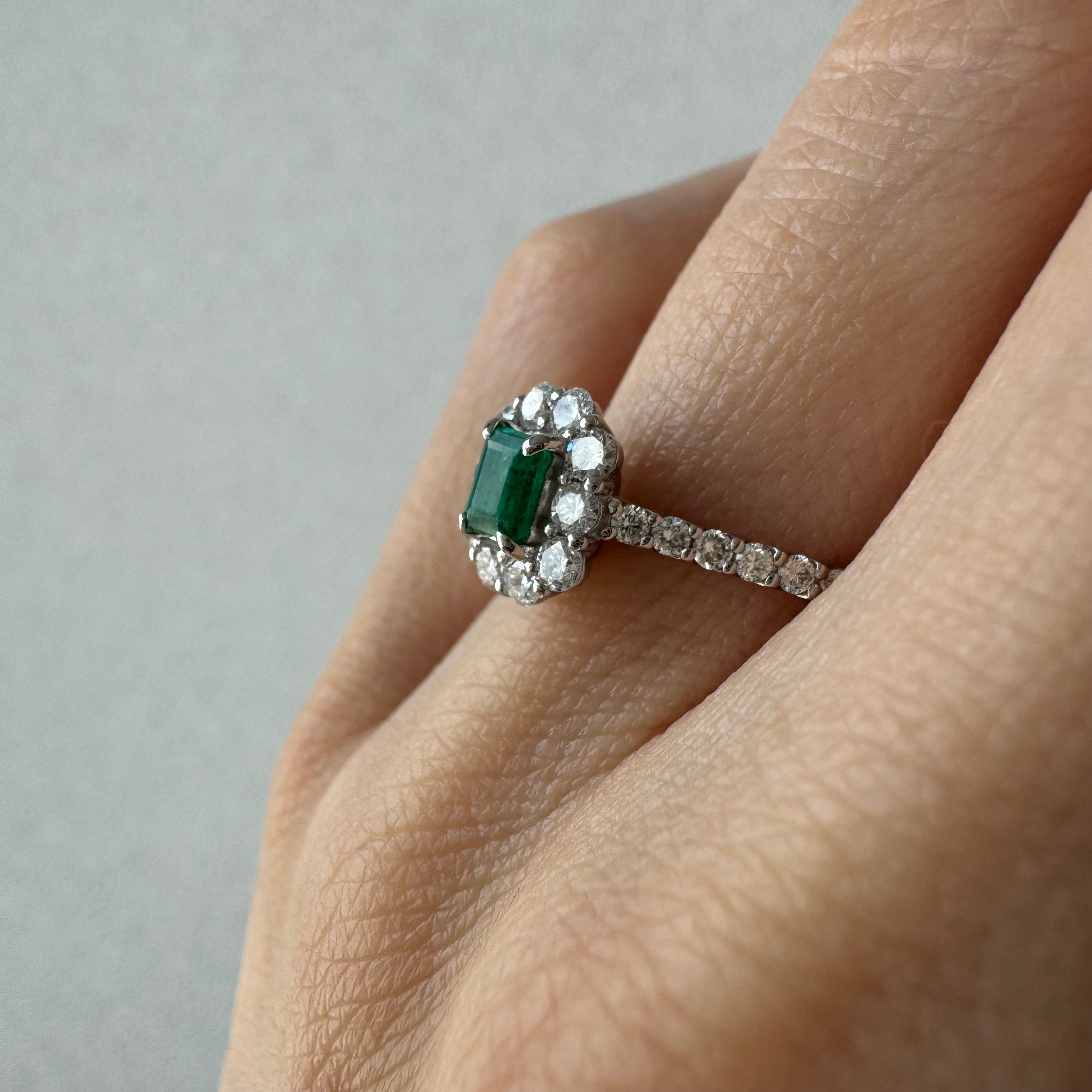 28［一点物］リング エメラルド 0.3ct前後 SQ PT