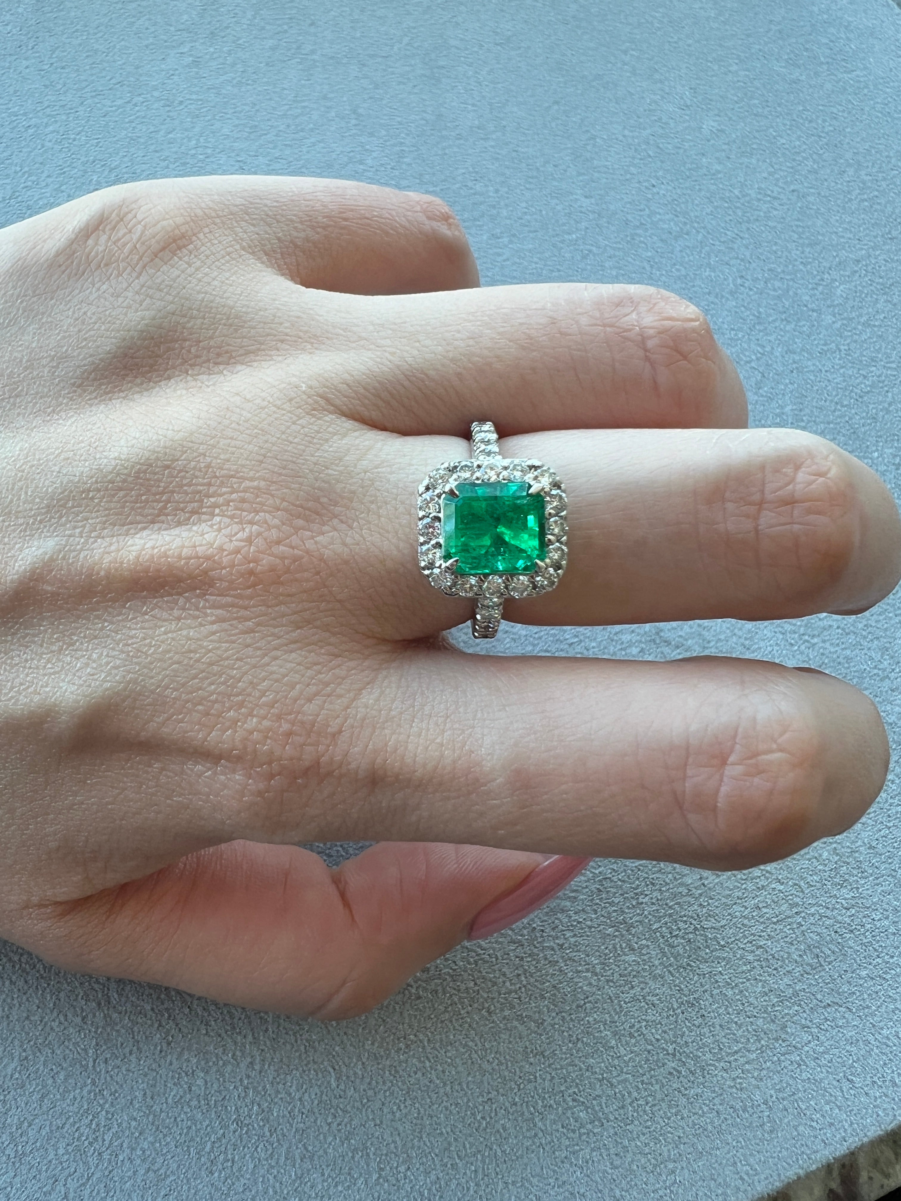 エメラルド 中石2.3ct PT SQ リング｜AYAKO SAKURAI（櫻井 彩子（サクライ アヤコ））公式通販サイト