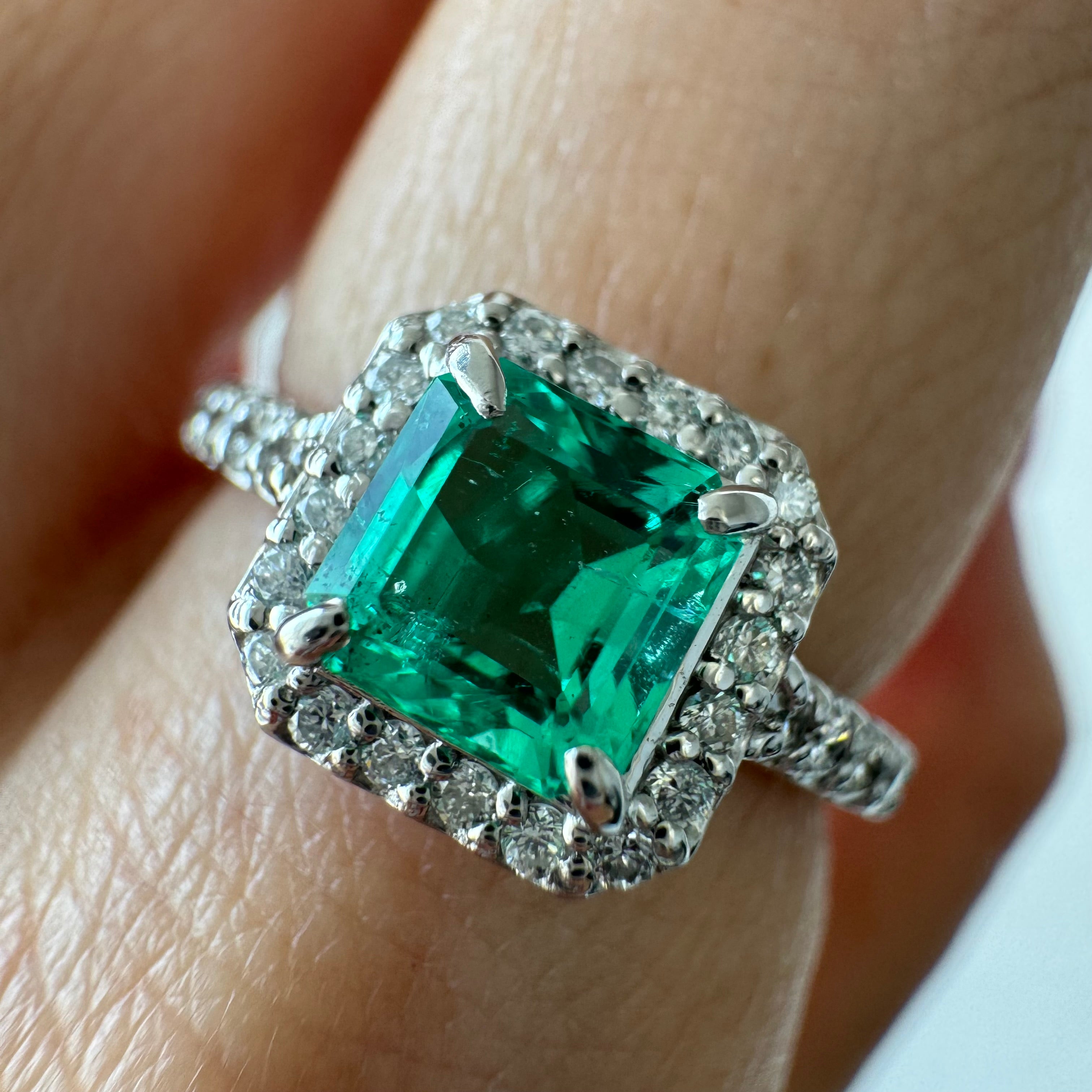 22［一点物］リング エメラルド 0.8ct SQ PT