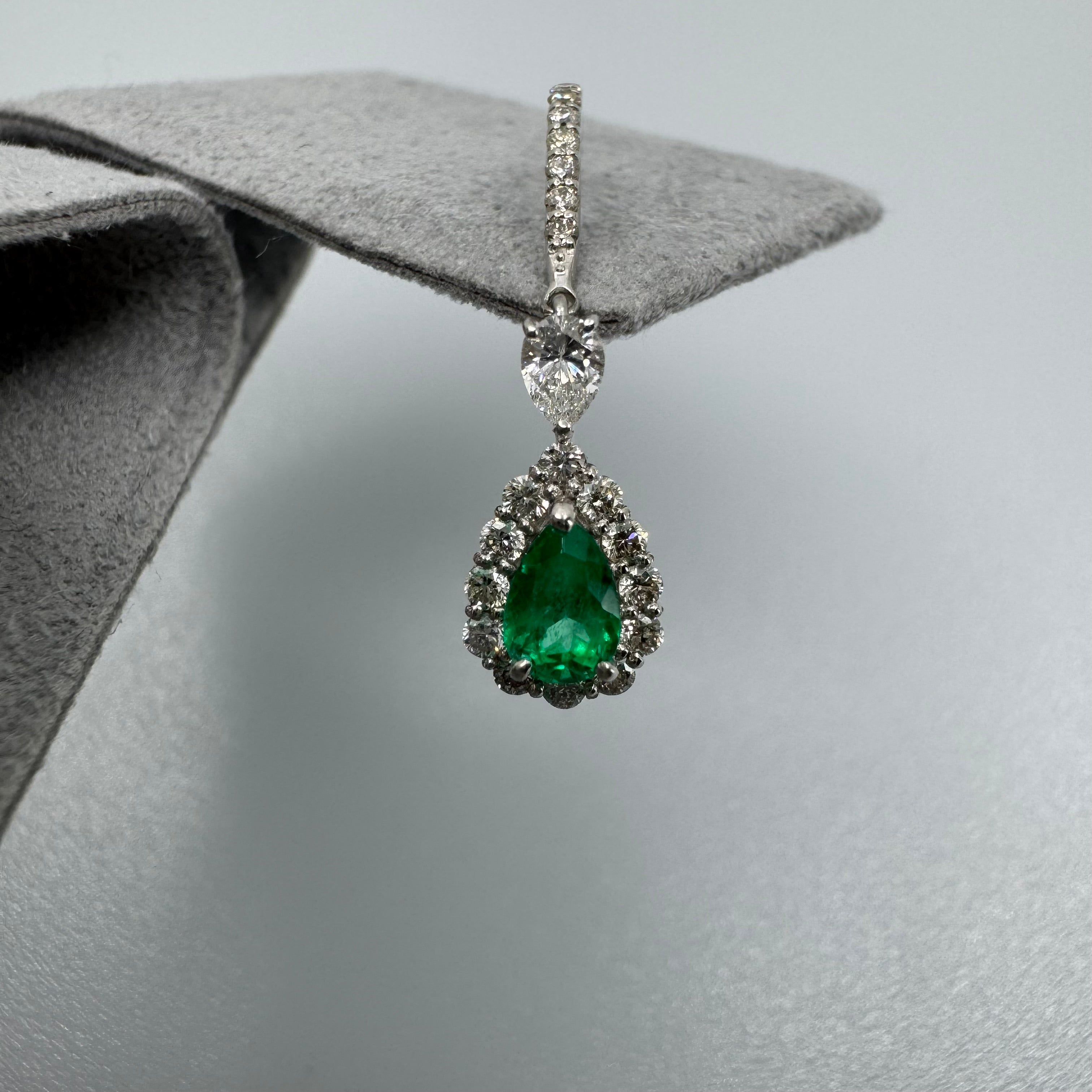 39［一点物］ピアス エメラルド 0.18ct×2 PS PT