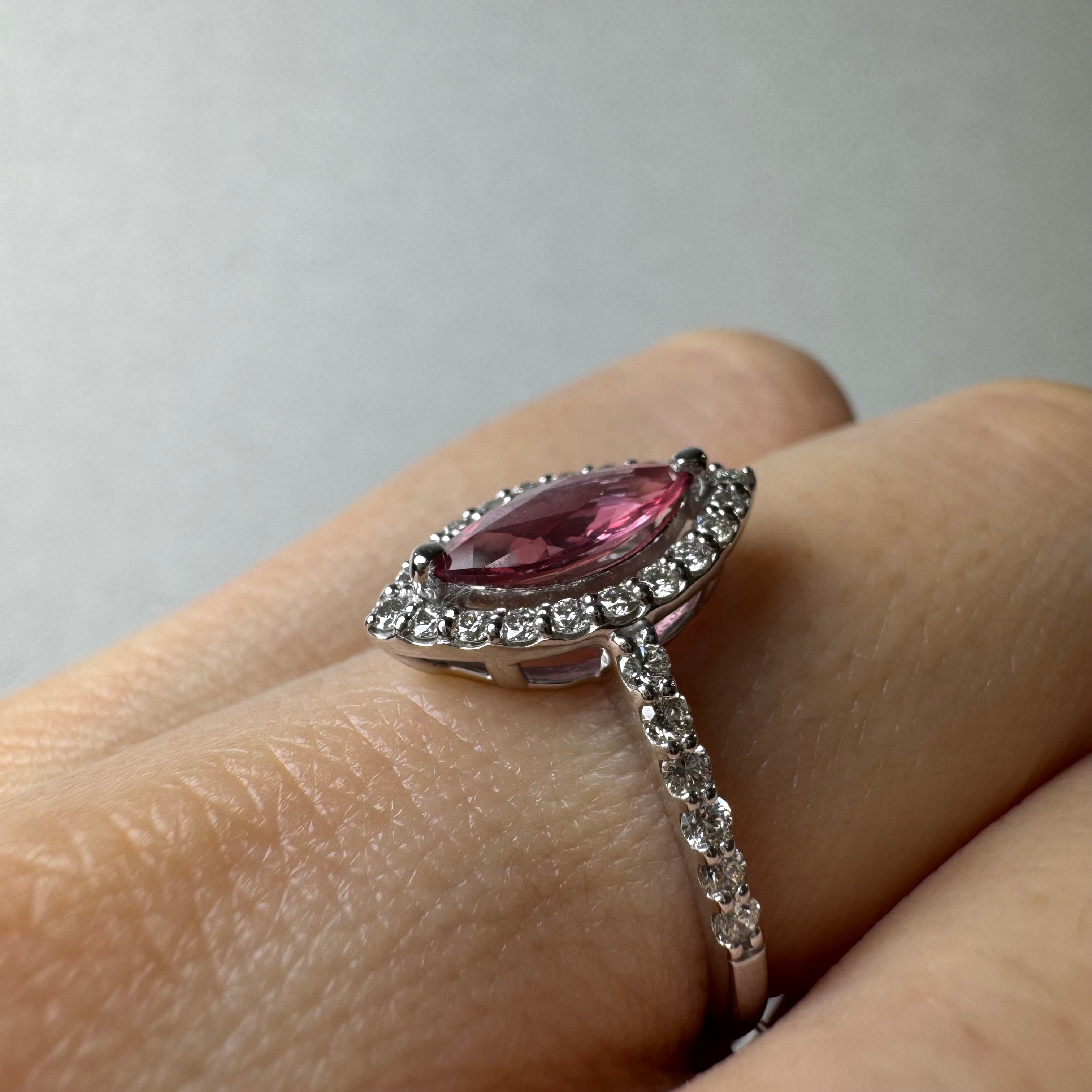 142［一点物］パパラチアサファイア 0.9ct前後 MQ リング