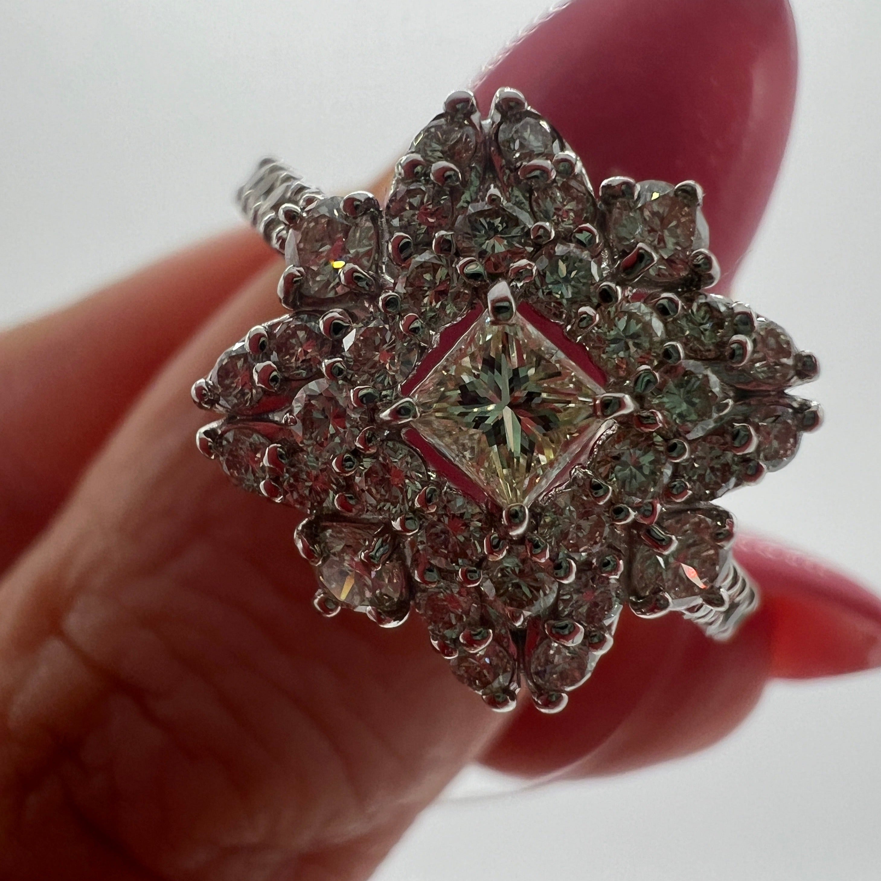 新作 アラベスク〜白いダイヤ&ラウンドメレ｜AYAKO SAKURAI（櫻井 彩子（サクライ アヤコ））公式通販サイト