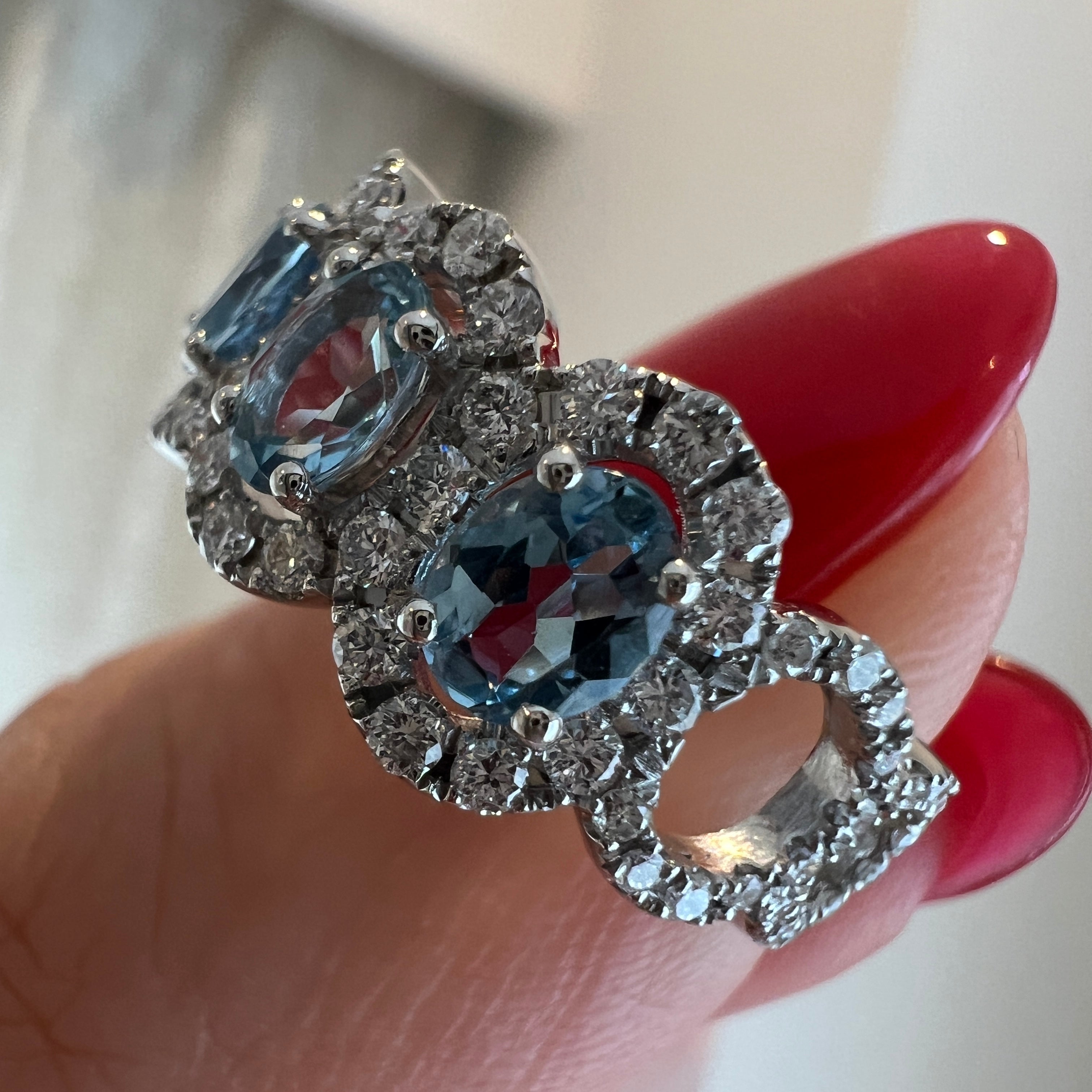 アクアマリンの歌声