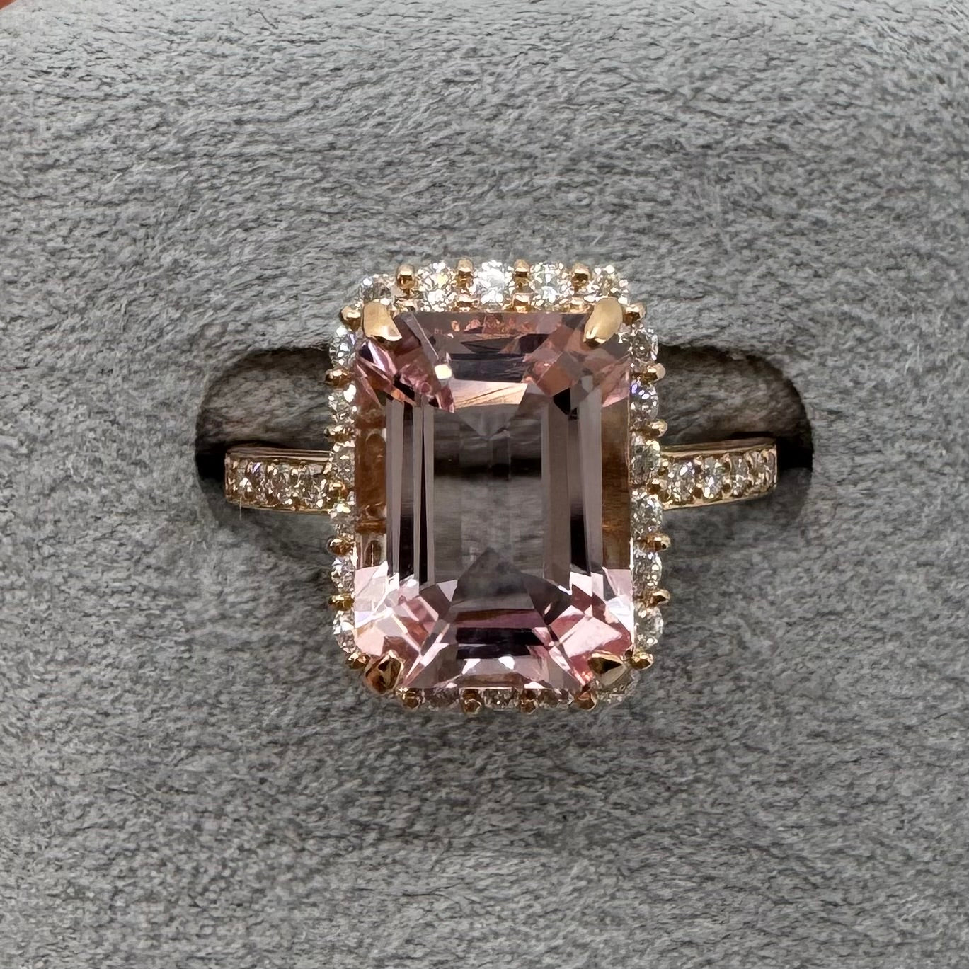 148［一点物］リング  モルガナイト 3.4ct OV PG