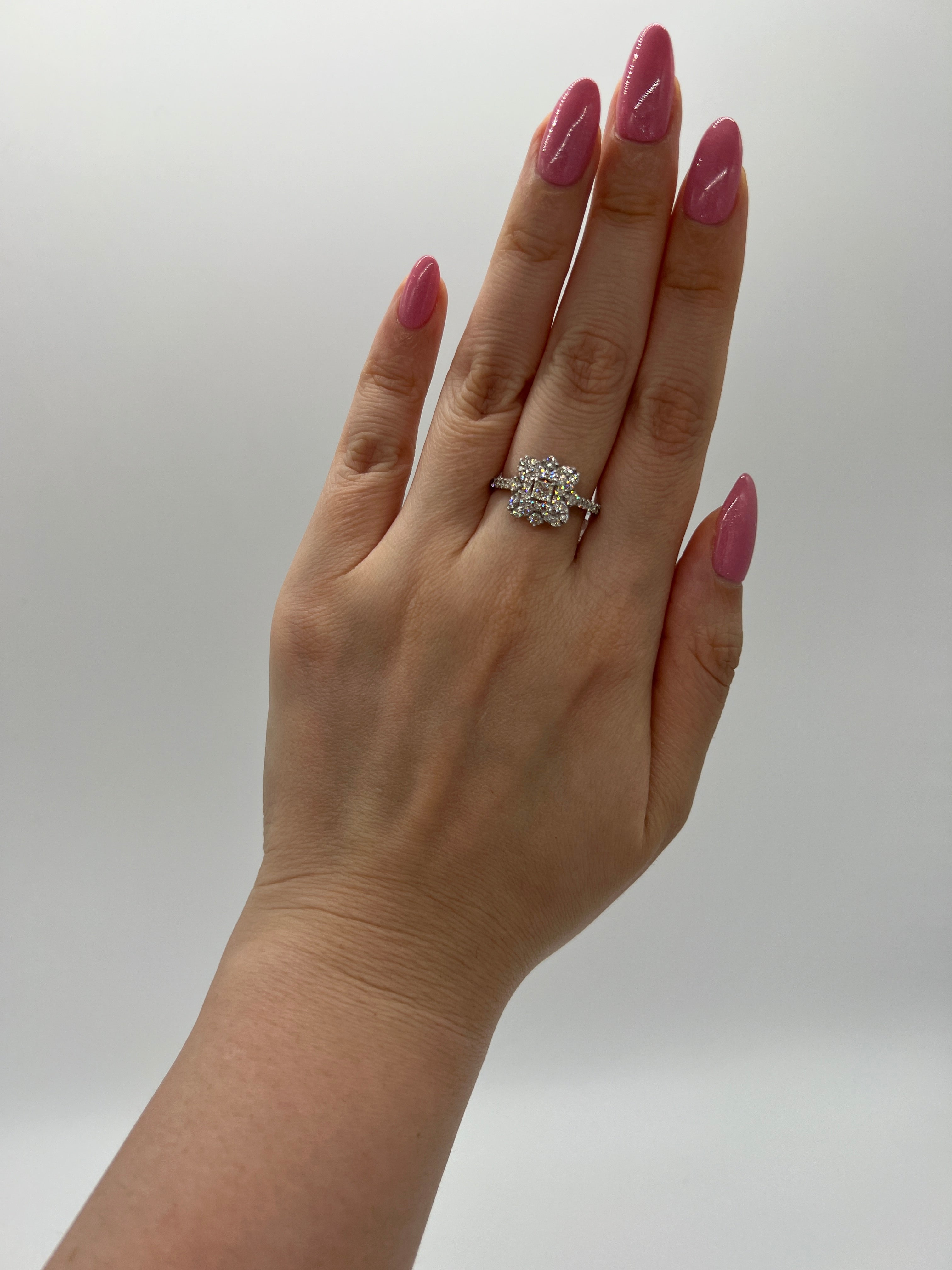 新作 アラベスク〜白いダイヤ&ラウンドメレ｜AYAKO SAKURAI（櫻井 彩子（サクライ アヤコ））公式通販サイト