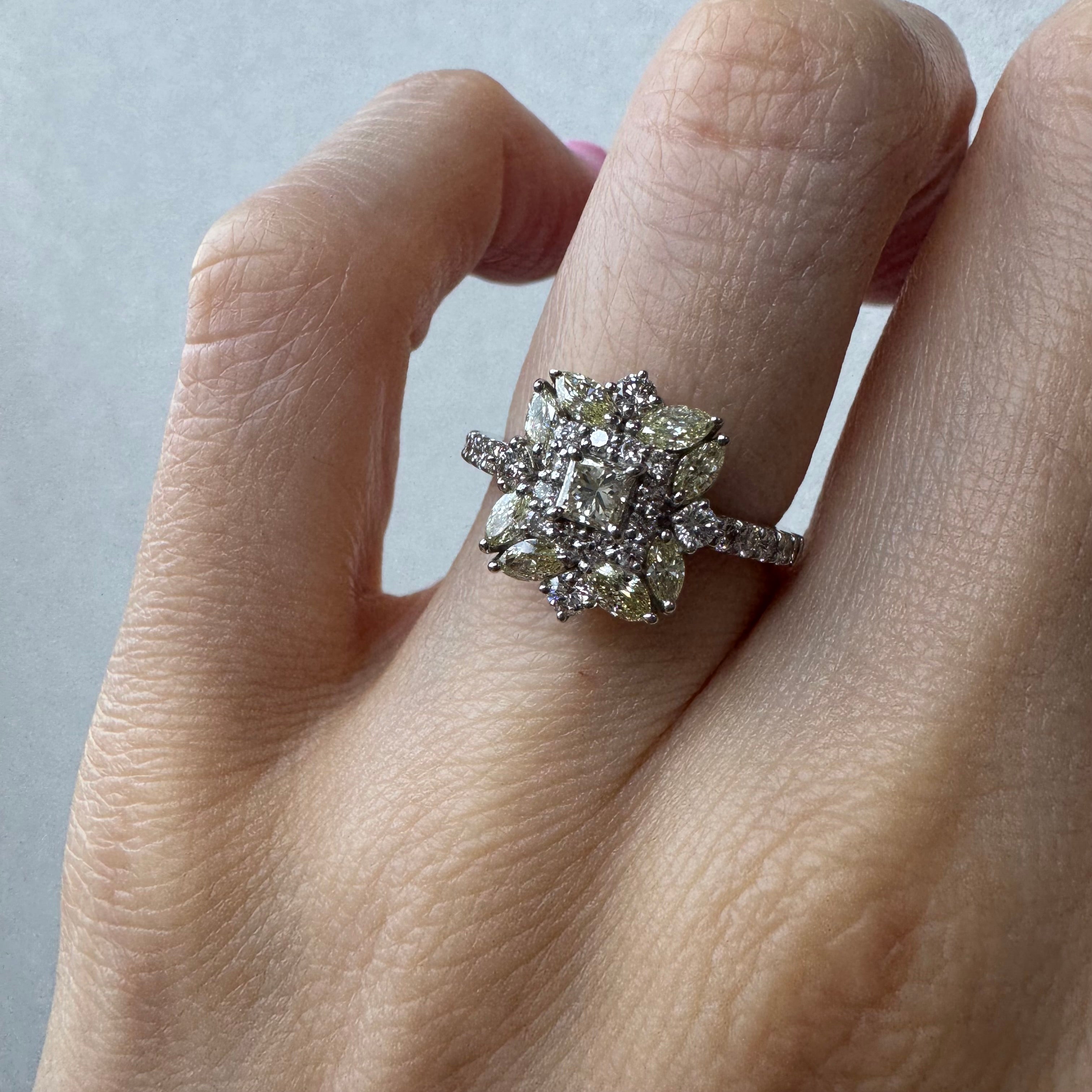 ［アラベスク］リング ダイヤ