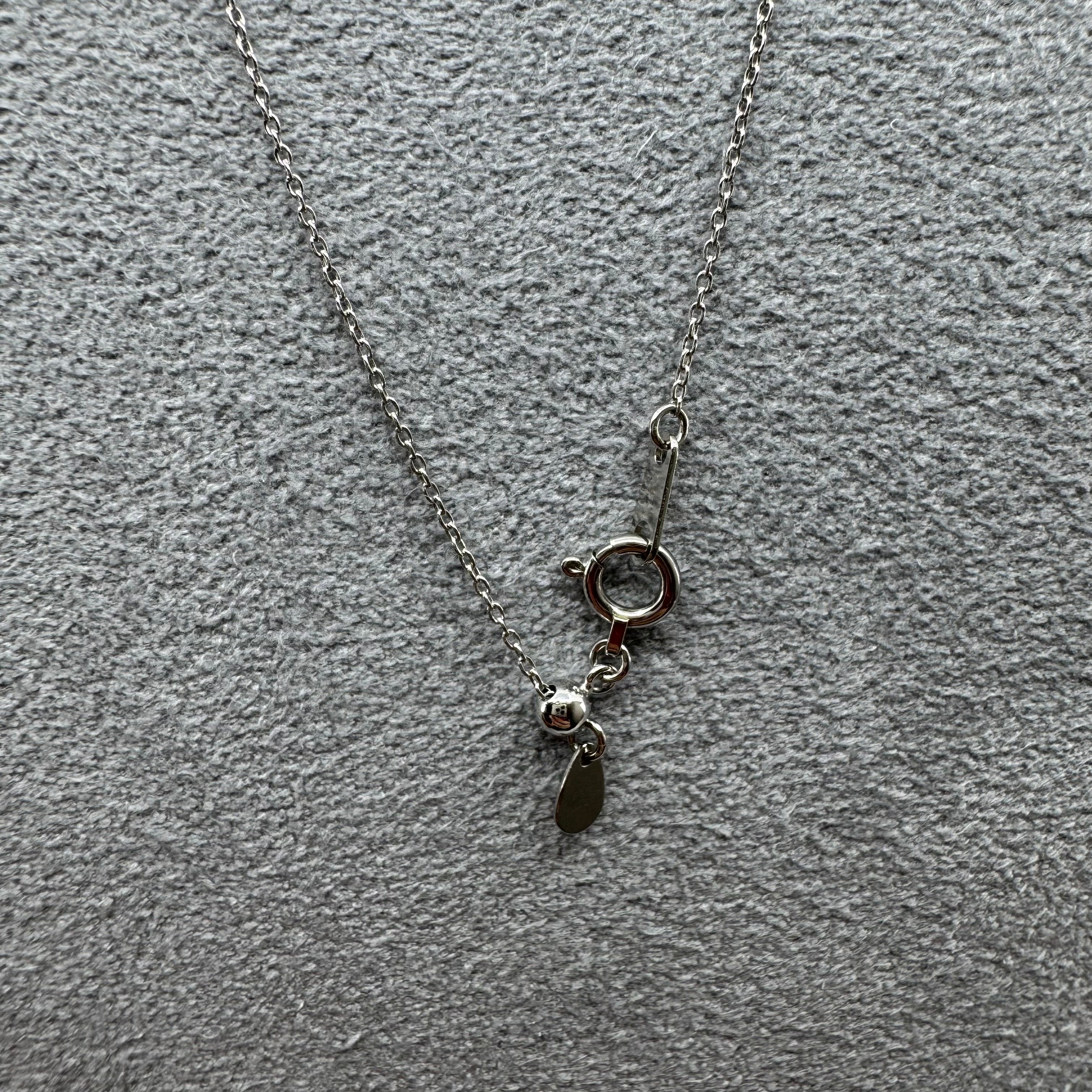 ［ラリオンス］ネックレス