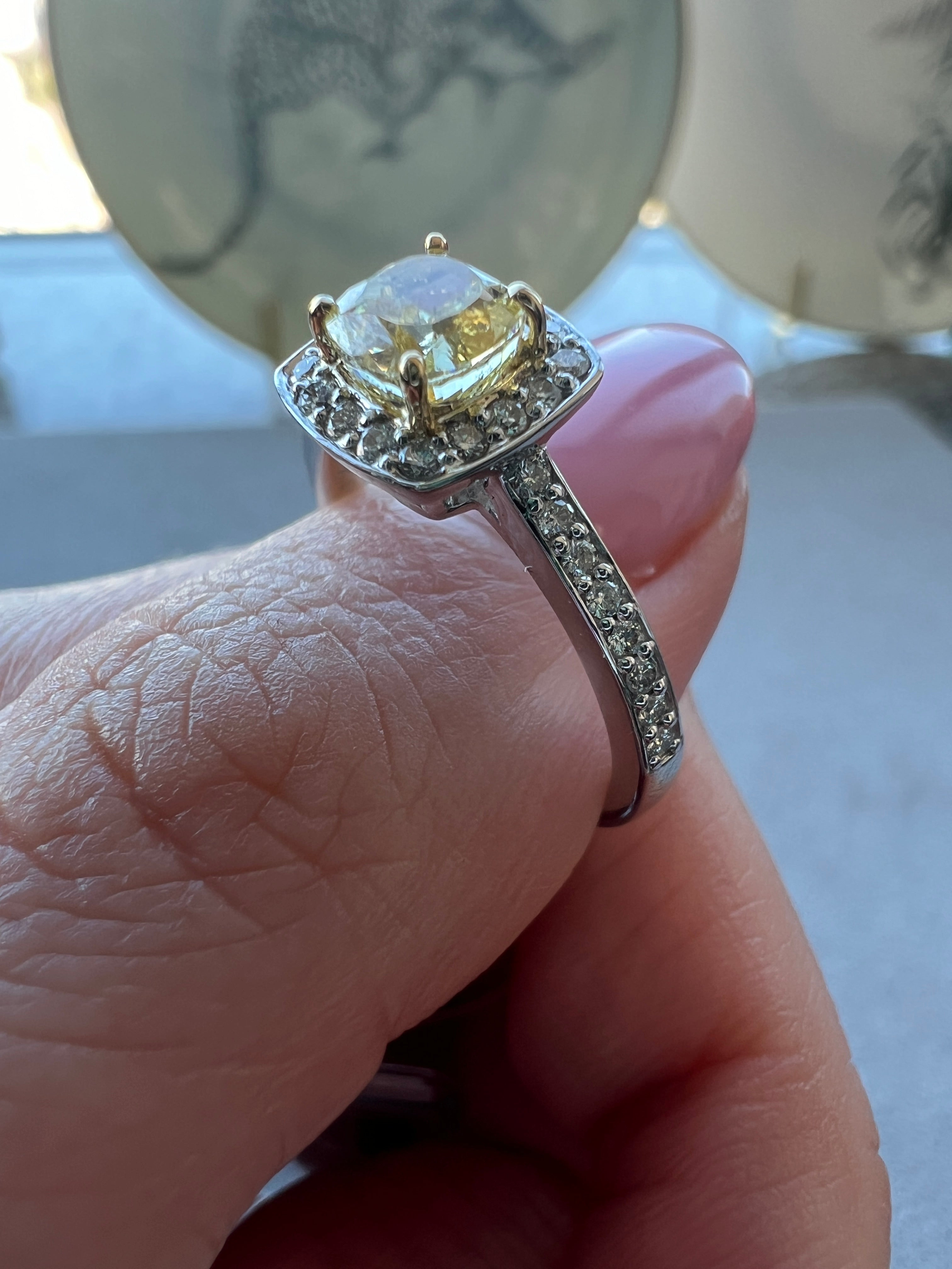 トレゾール ダイヤ 中石0.84ct前後 PT リング〜Fancy Intense Yellow CGL｜AYAKO SAKURAI（櫻井 彩子（サクライ アヤコ））公式通販サイト