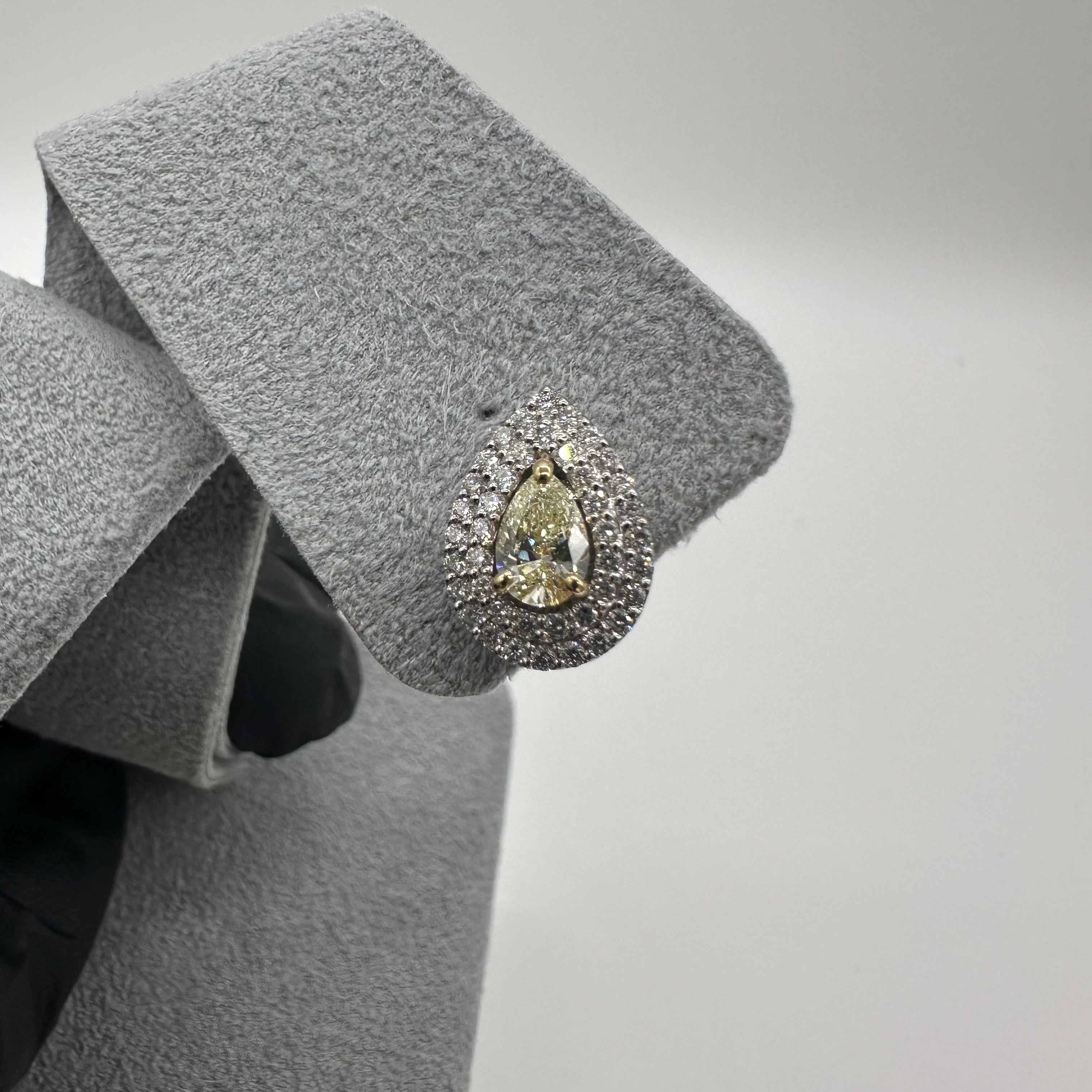 ［ポワール］ ピアス ライトイエローダイヤ 0.3ct PS