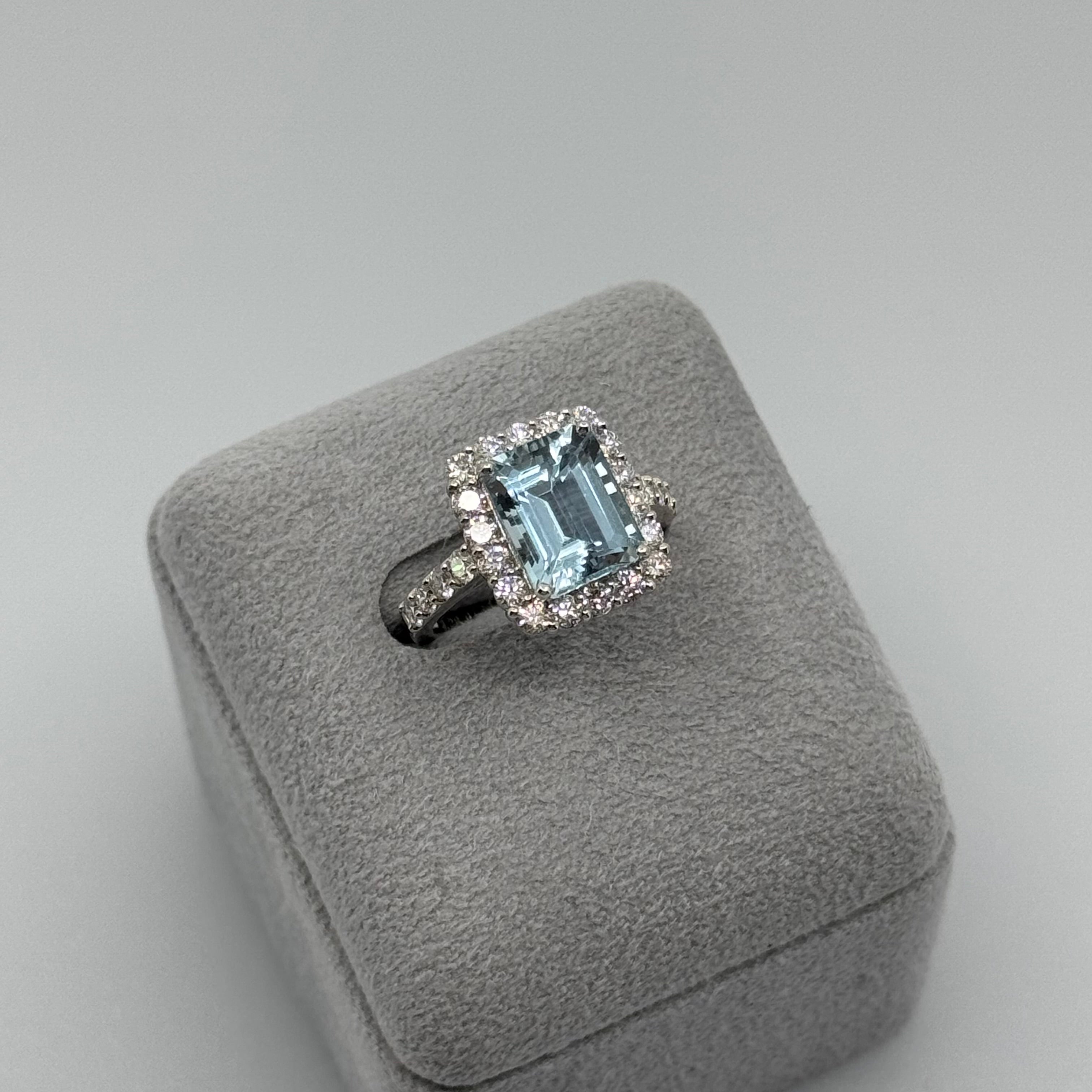 ［湖のドレス］リング アクアマリン