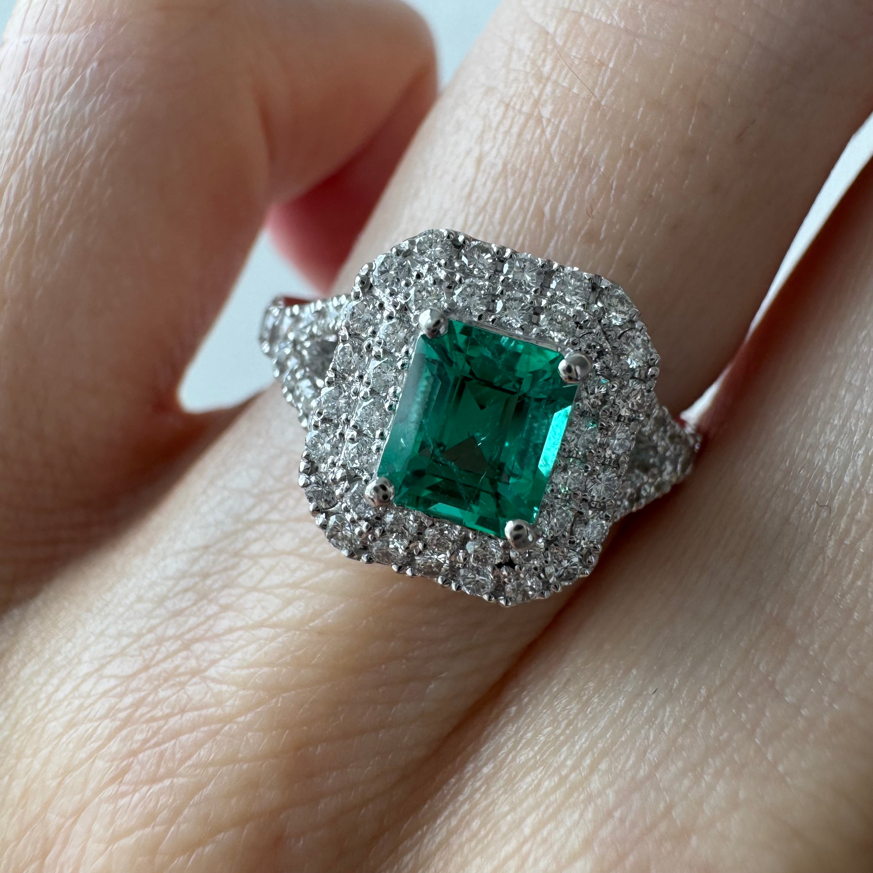 9［一点物］リング エメラルド 0.7ct SQ PT