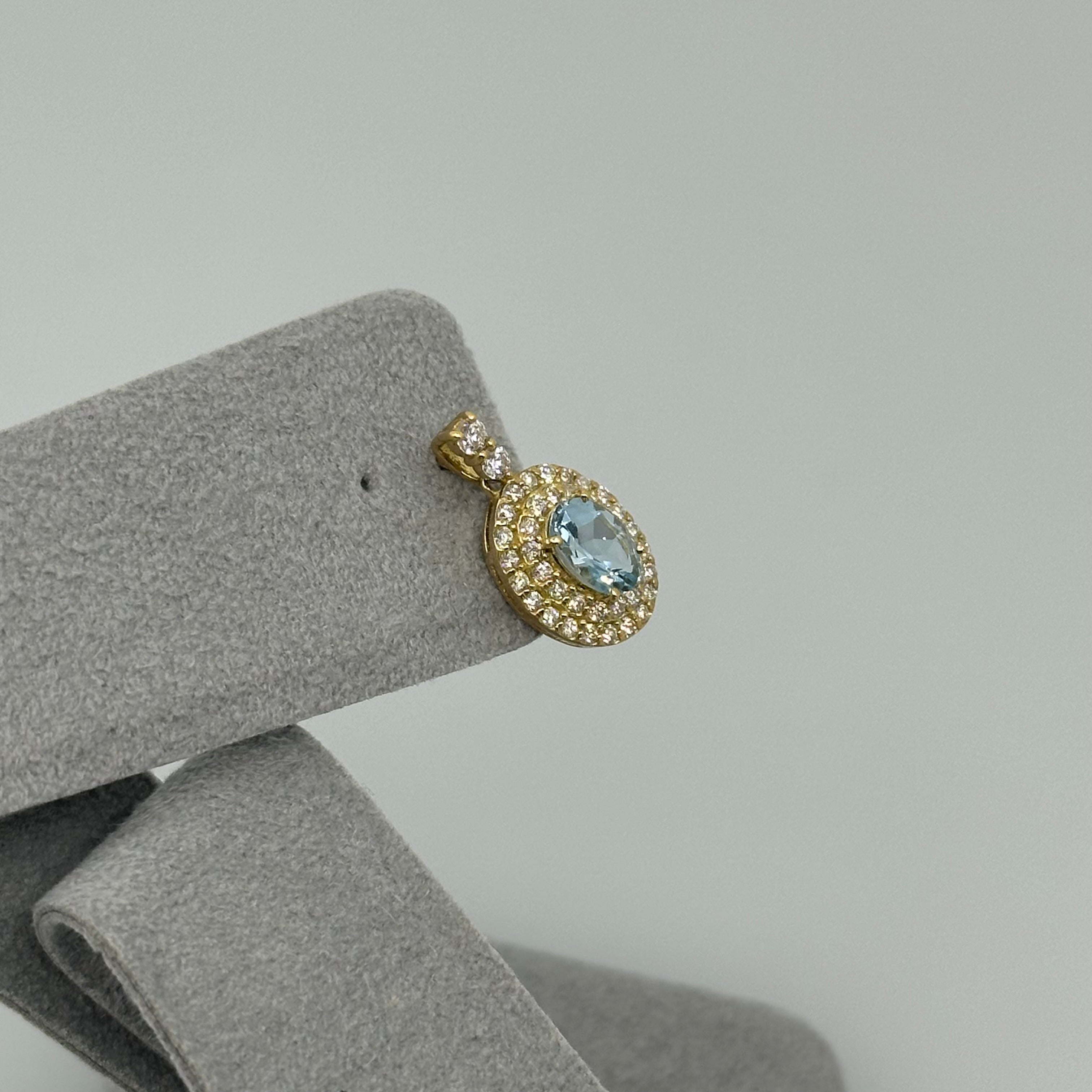 ［シャリズム］ピアス アクアマリン 0.6ct前後×2 OV K18YG