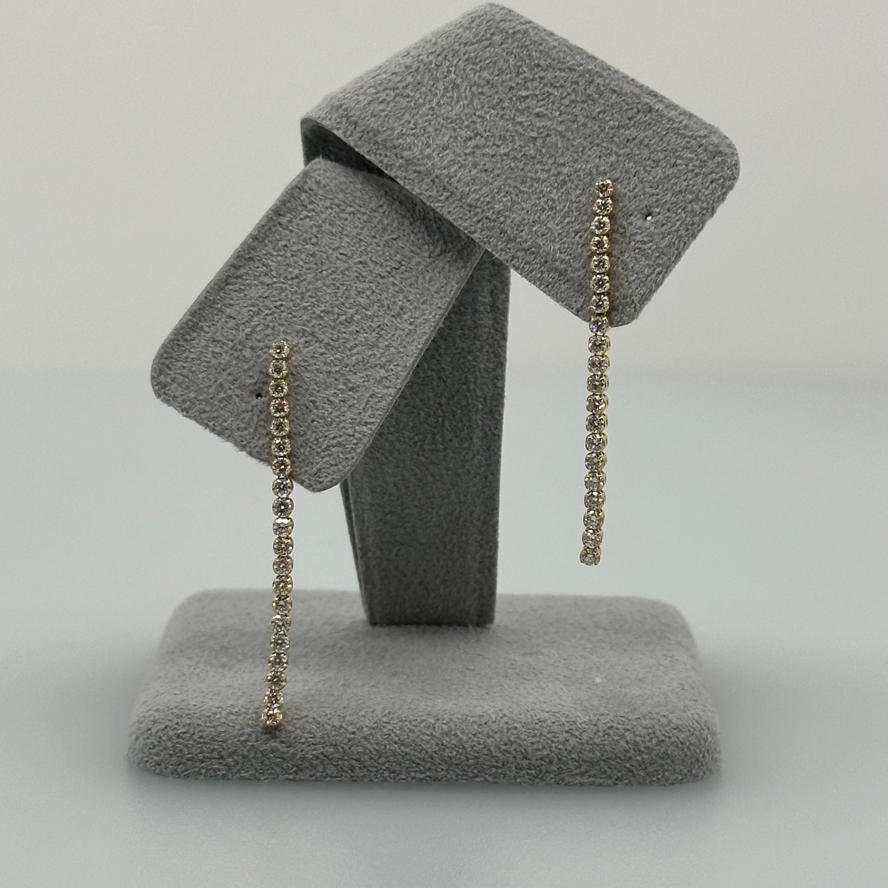 ［エタンスレ］ピアス ダイヤ  0.5ct前後×2