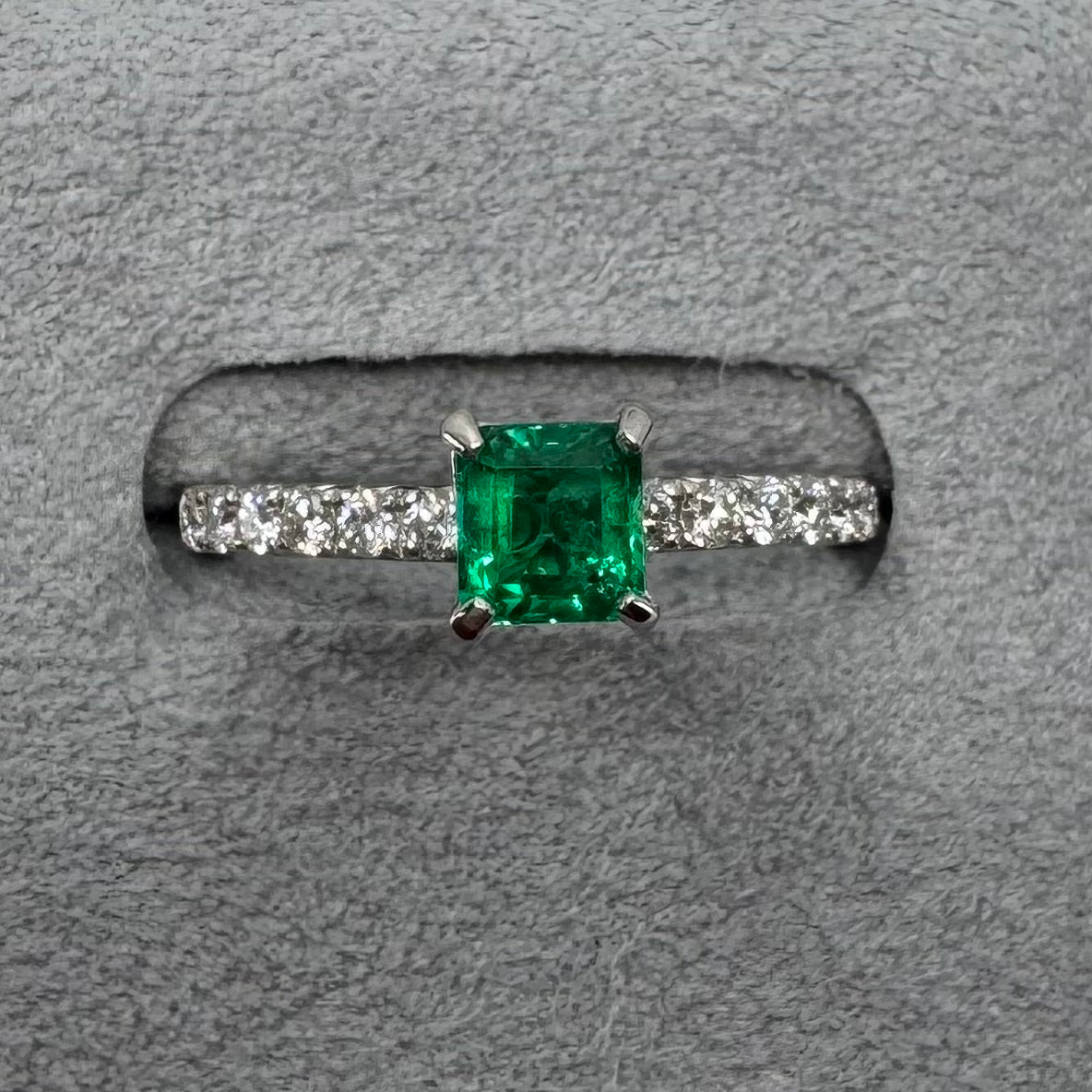 ［アルル］リング エメラルド 0.4ct SQ PT