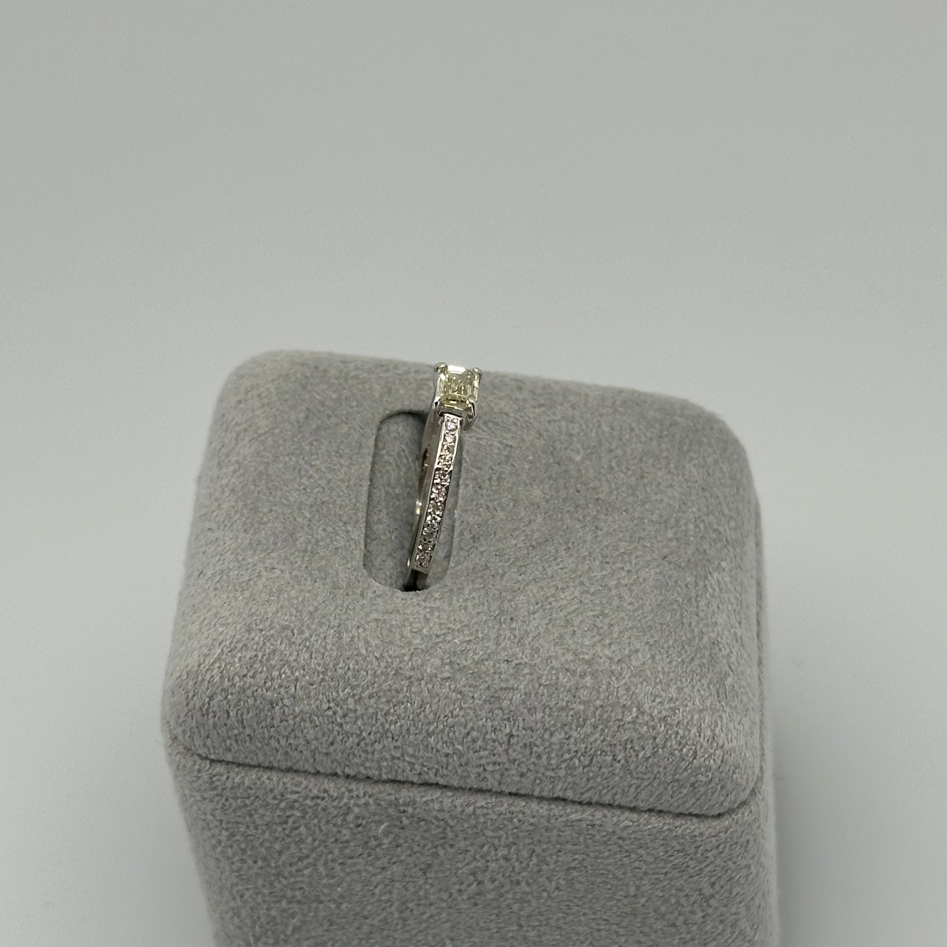 7［一点物］リング ベリーライトイエローダイヤ 0.3ct SQ PT