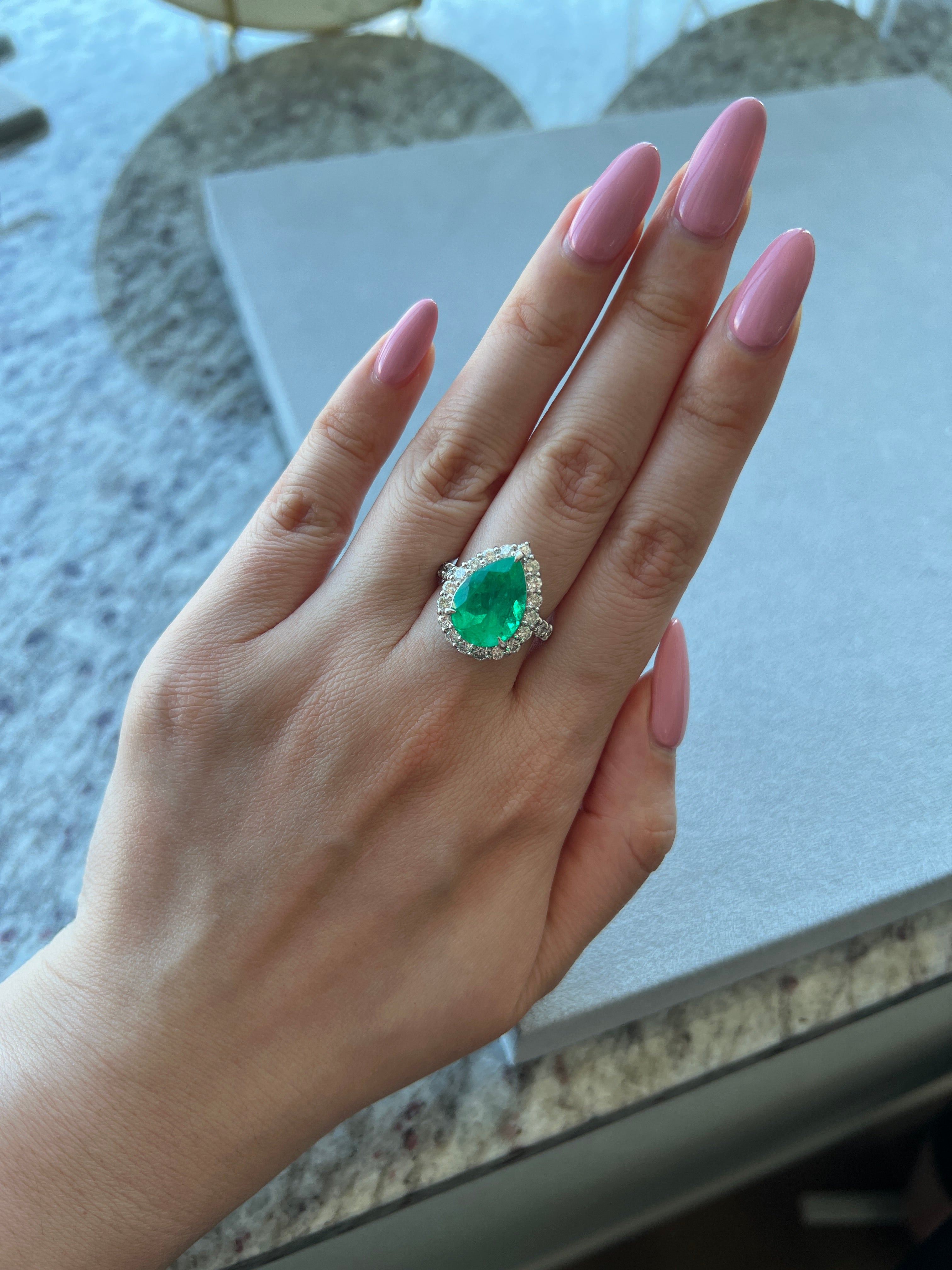 エメラルド 中石4.9ct PS PTリング｜AYAKO SAKURAI（櫻井 彩子（サクライ アヤコ））公式通販サイト