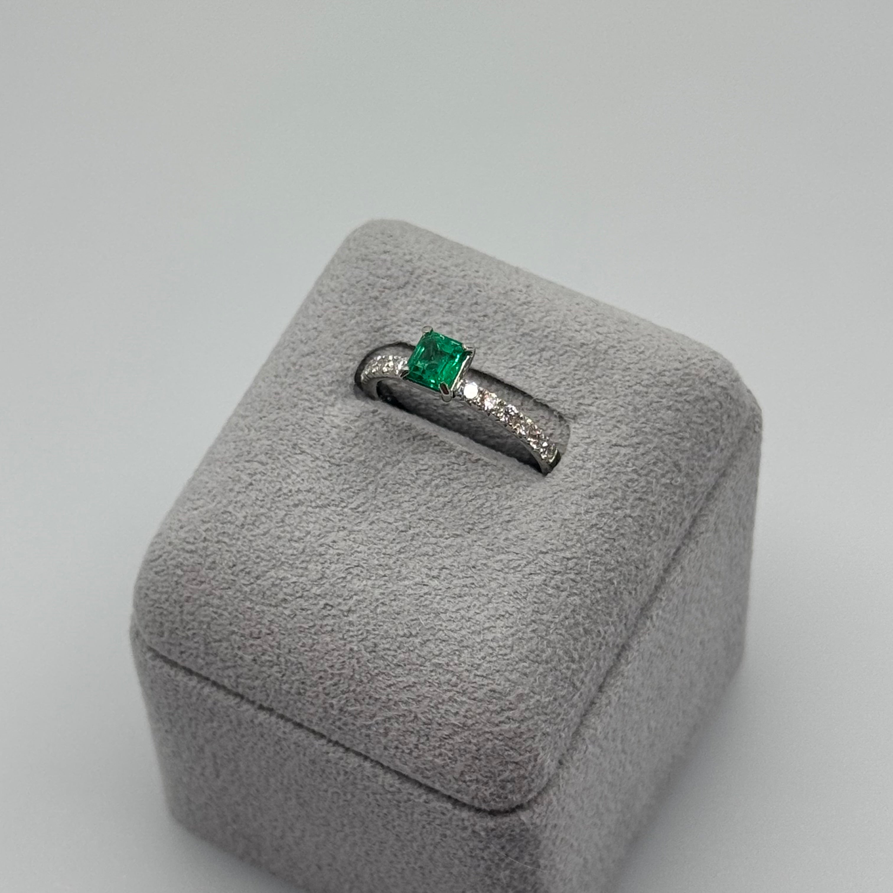 ［アルル］リング エメラルド 0.4ct SQ PT