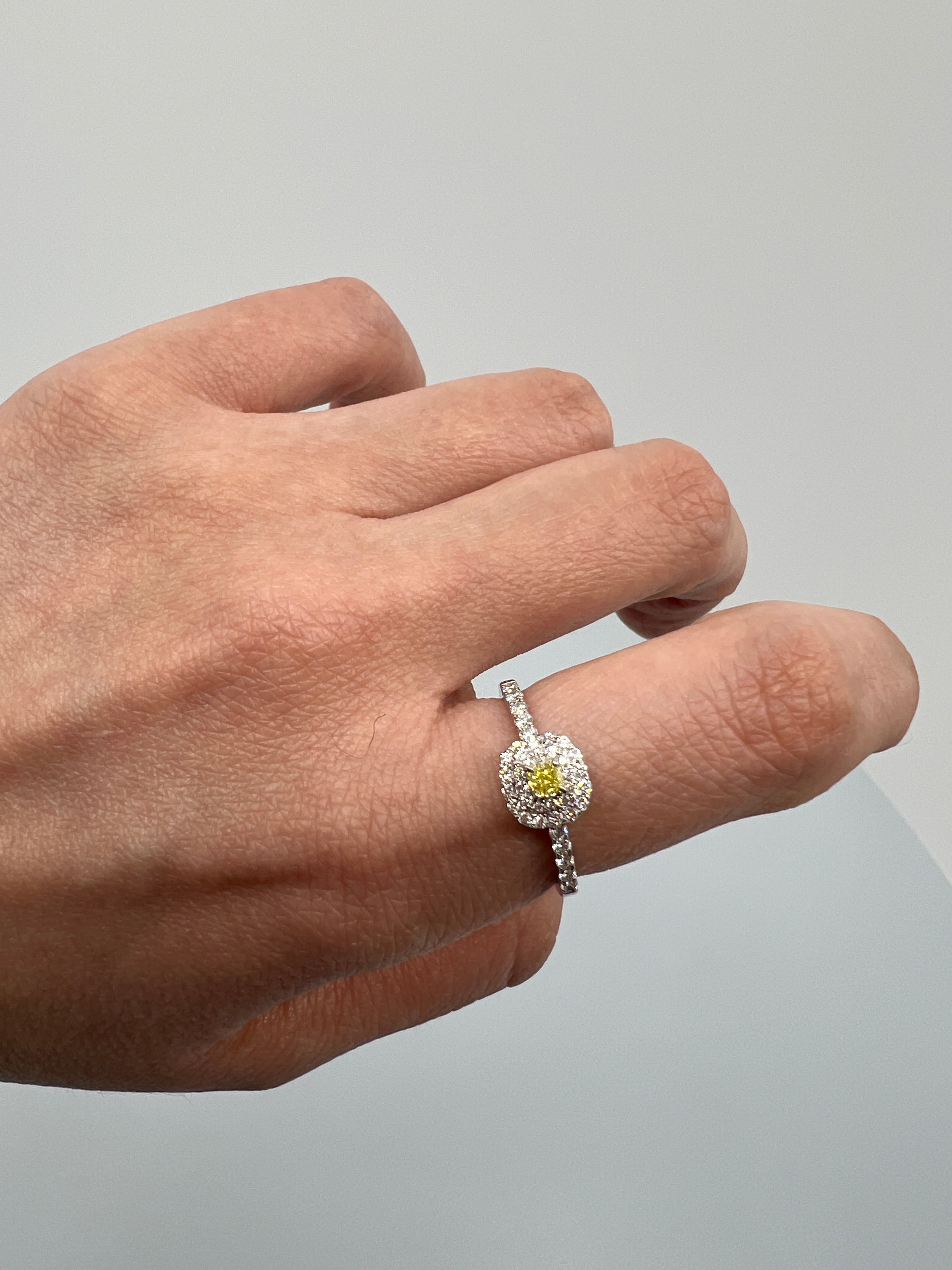 ［ジョーヌ］ピアス ダイヤ 0.15ct×2 SQ PT