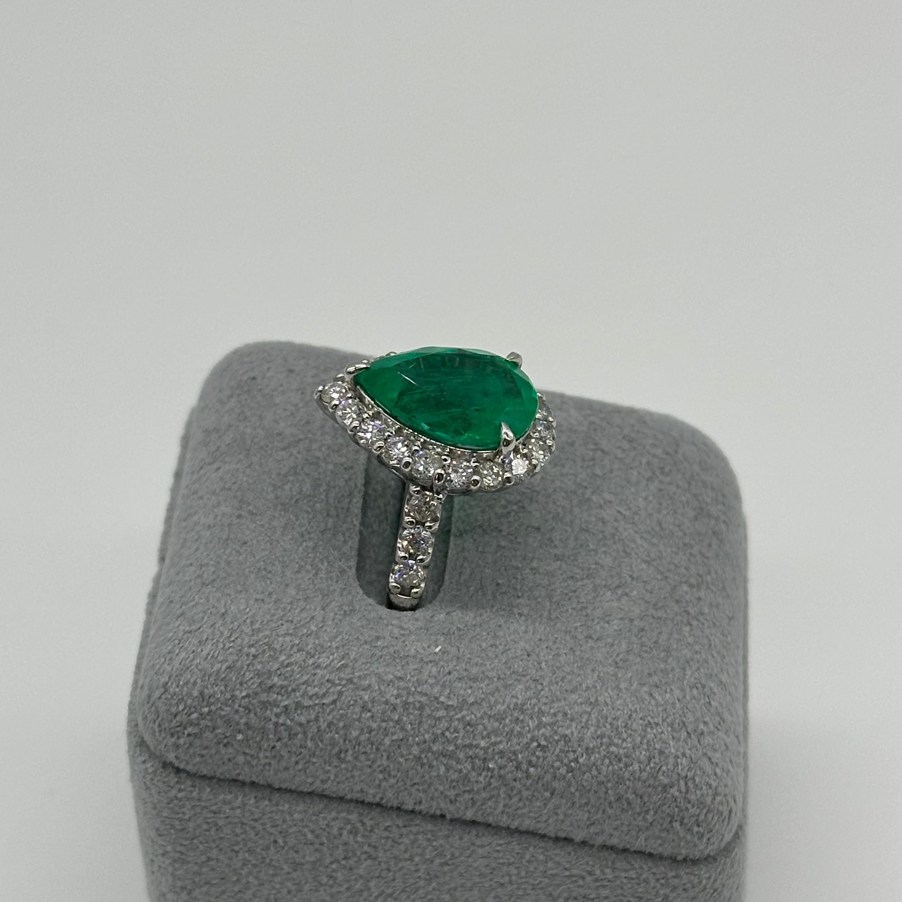 エメラルド 中石4.9ct PS PTリング｜AYAKO SAKURAI（櫻井 彩子（サクライ アヤコ））公式通販サイト