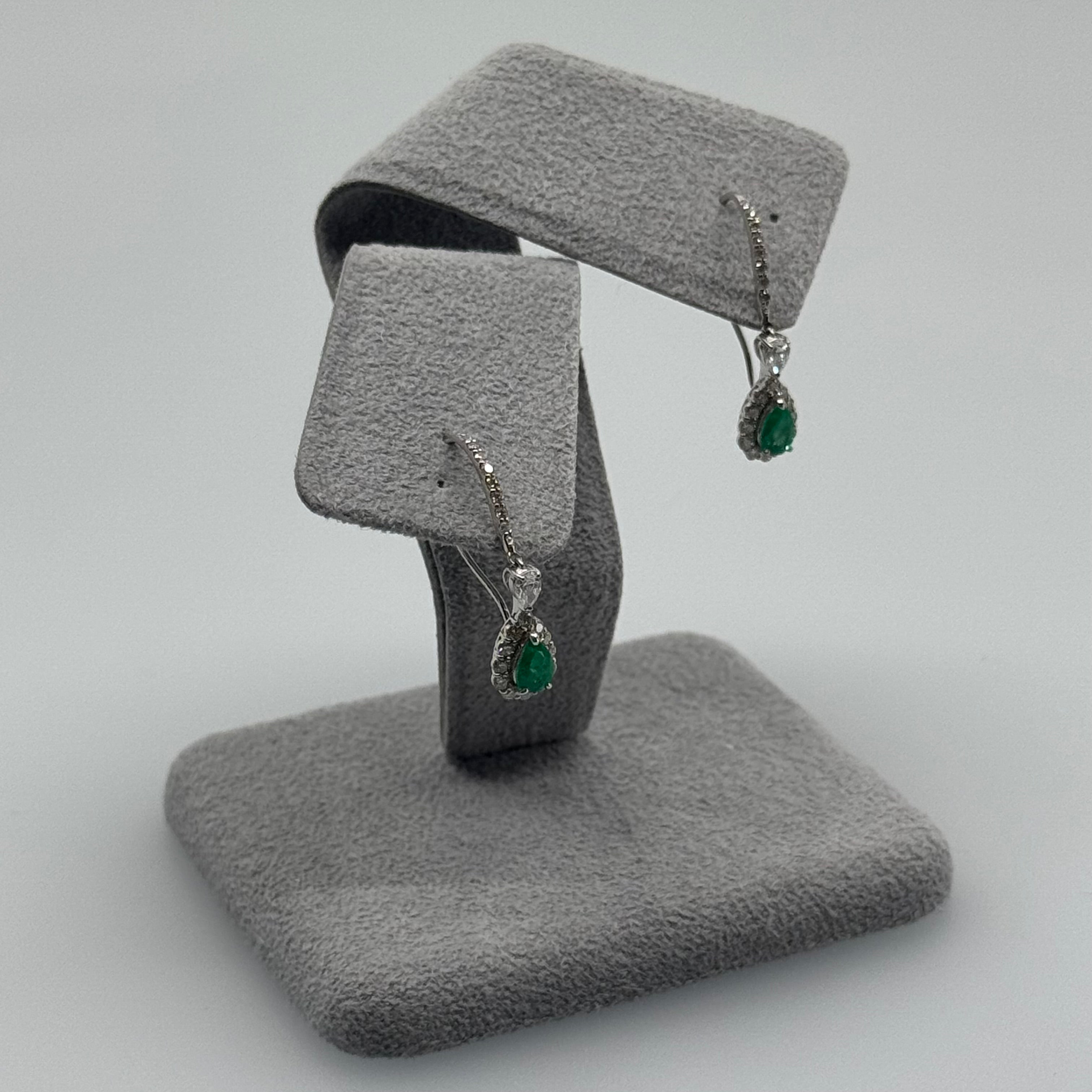 39［一点物］ピアス エメラルド 0.18ct×2 PS PT