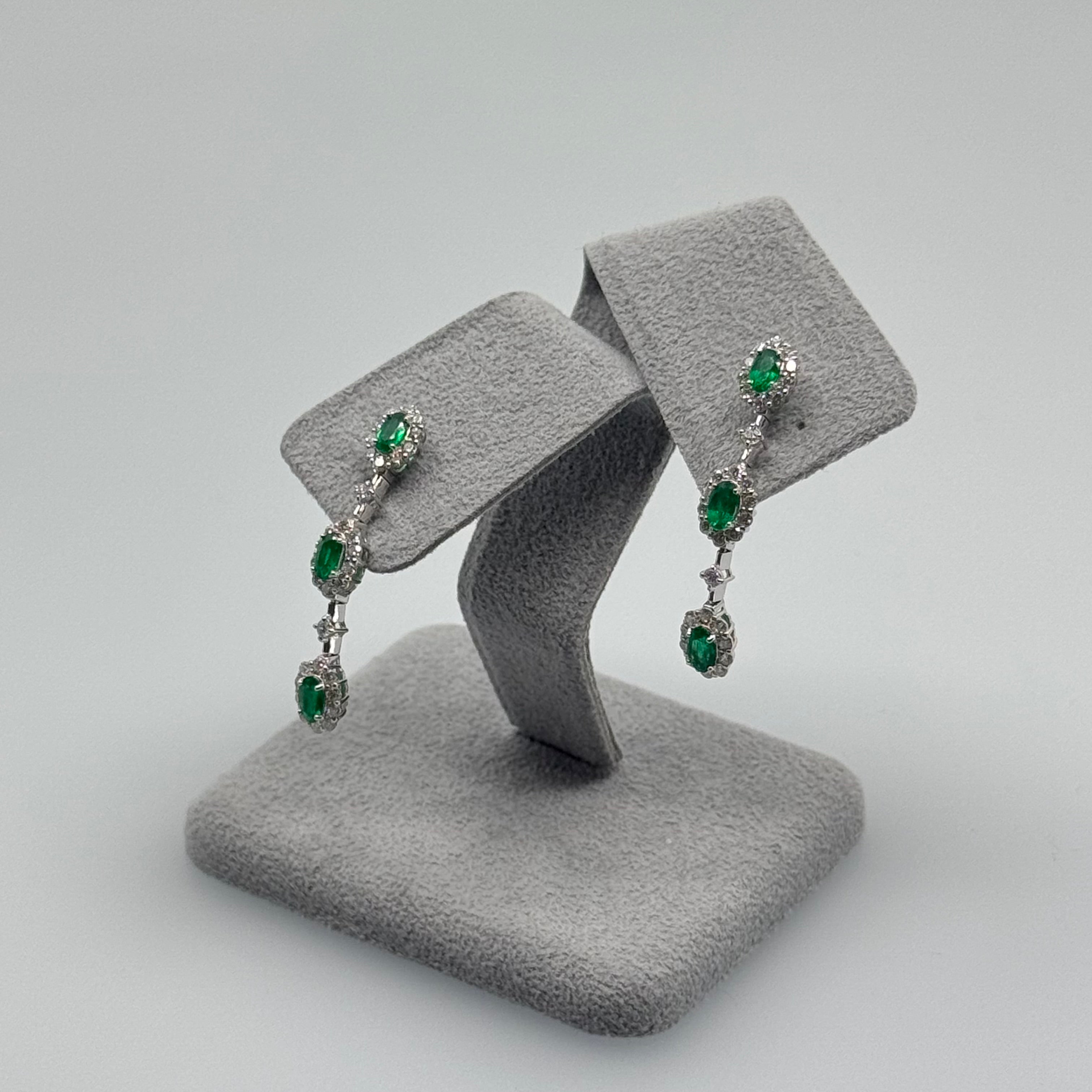 33［一点物］ピアス エメラルド 0.6ct×2 OV PT