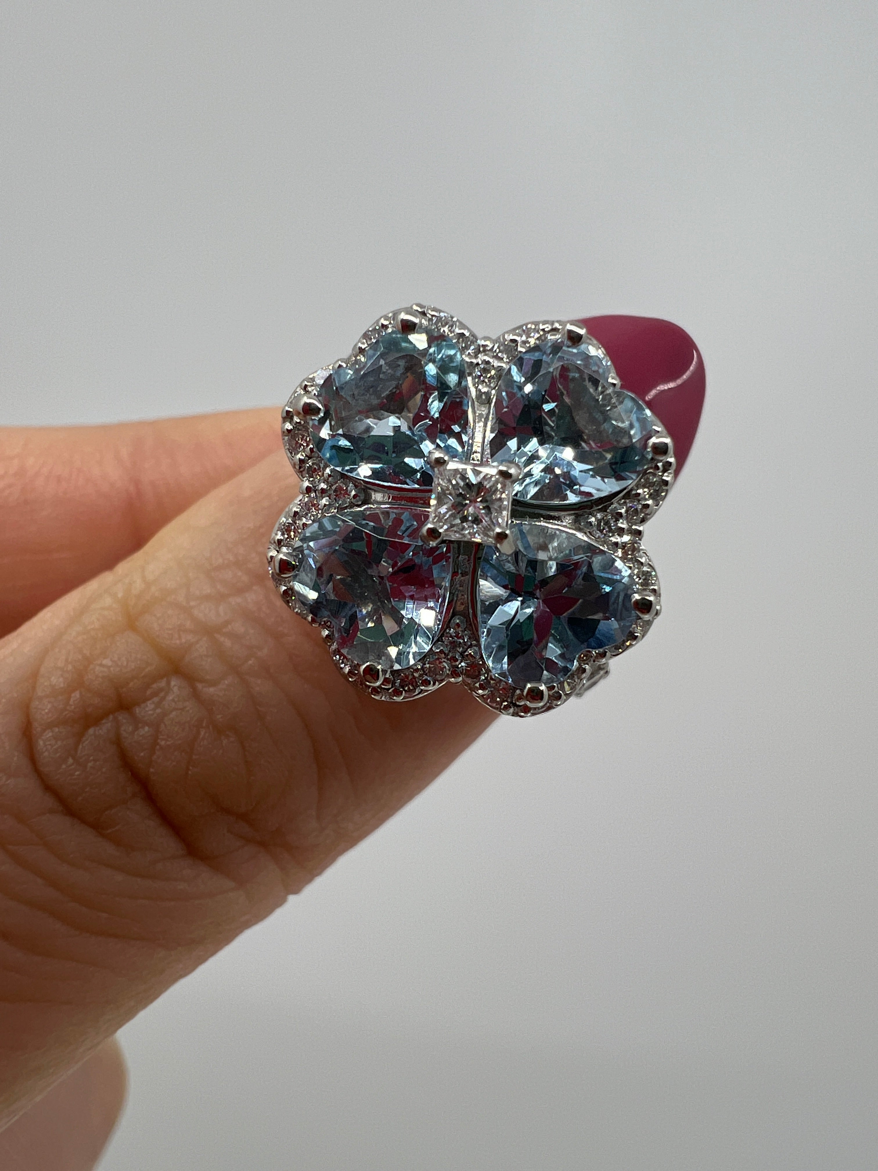 アクアマリンの歌声