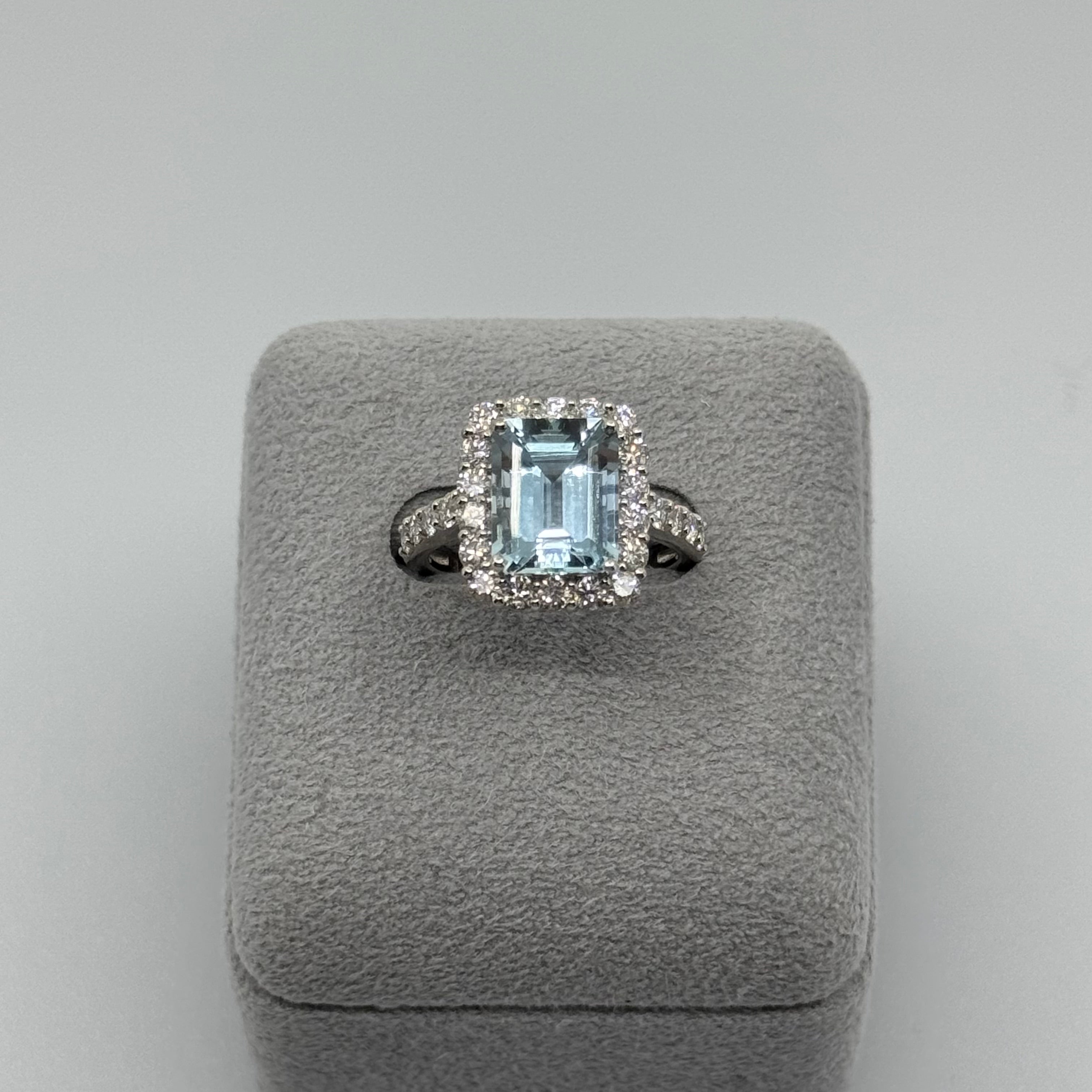 ［湖のドレス］リング アクアマリン