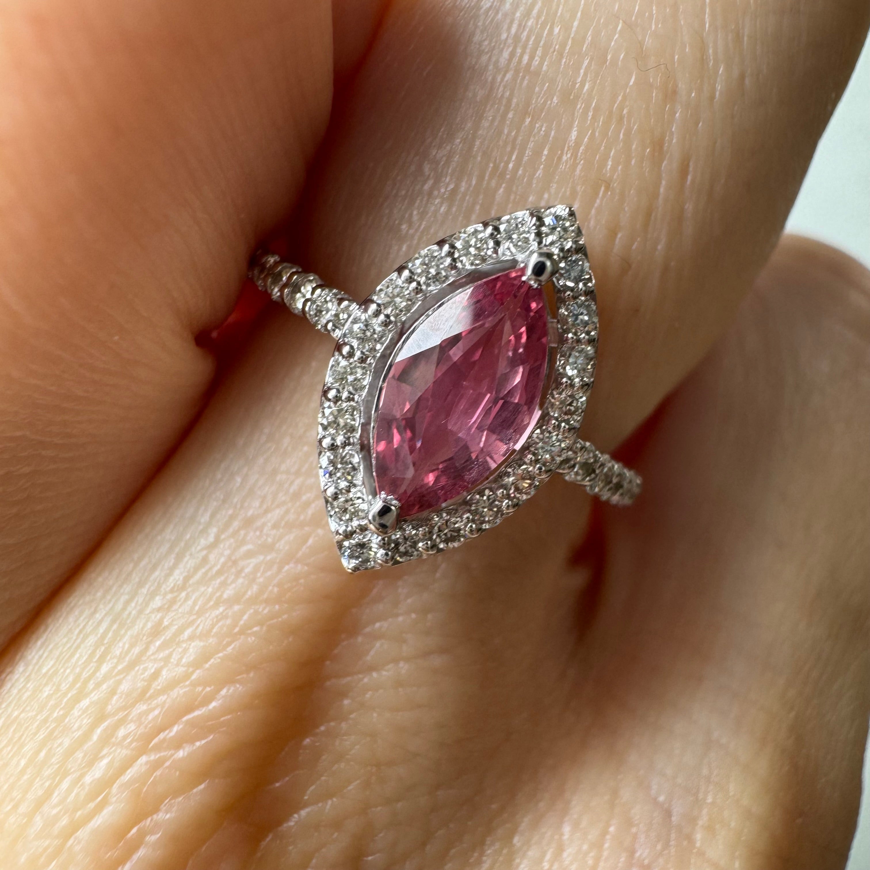 142［一点物］パパラチアサファイア 0.9ct前後 MQ リング