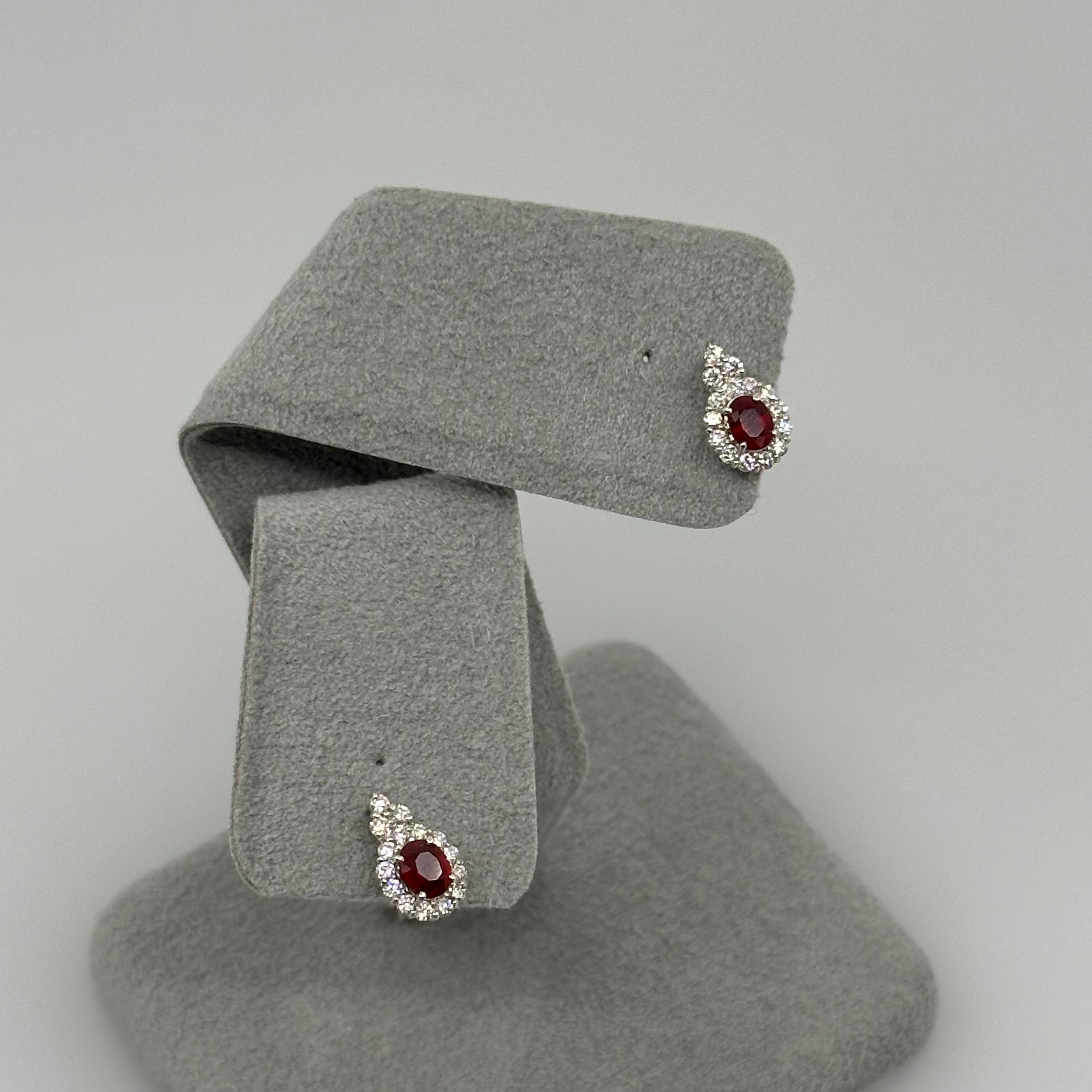 ［即納/一点物］ピアス ルビー 0.3ct前後×2 OV PT