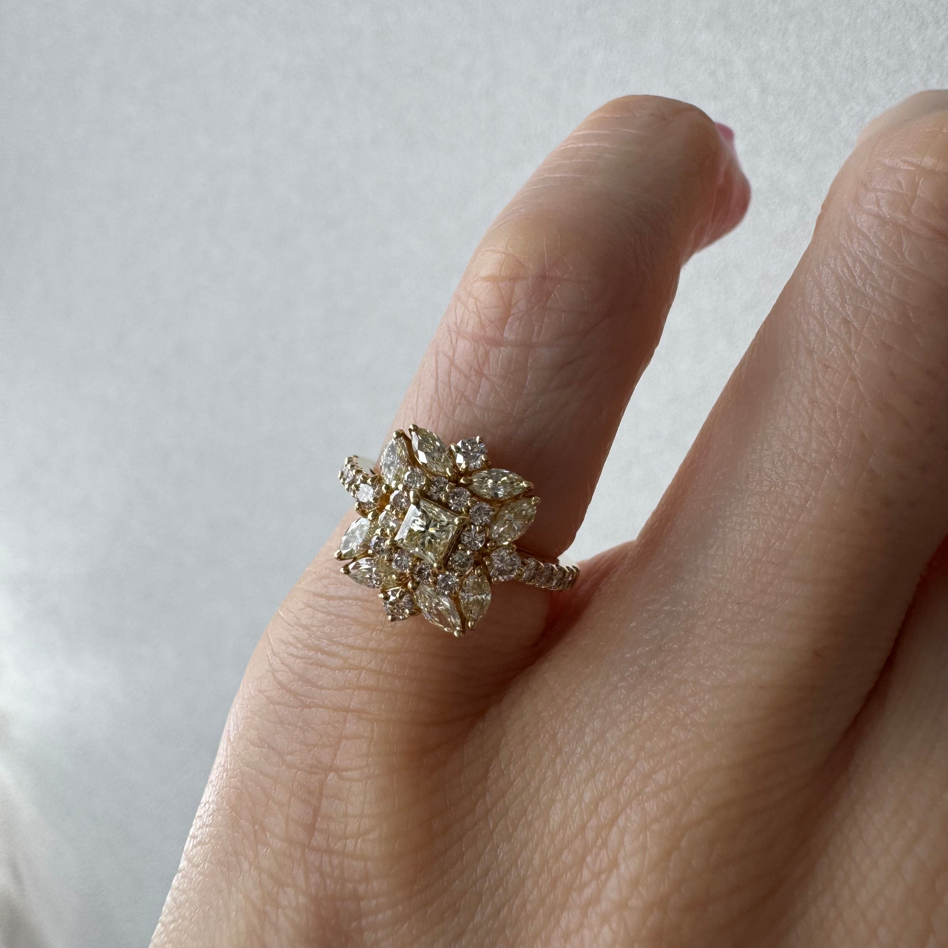 ［アラベスク］リング ダイヤ