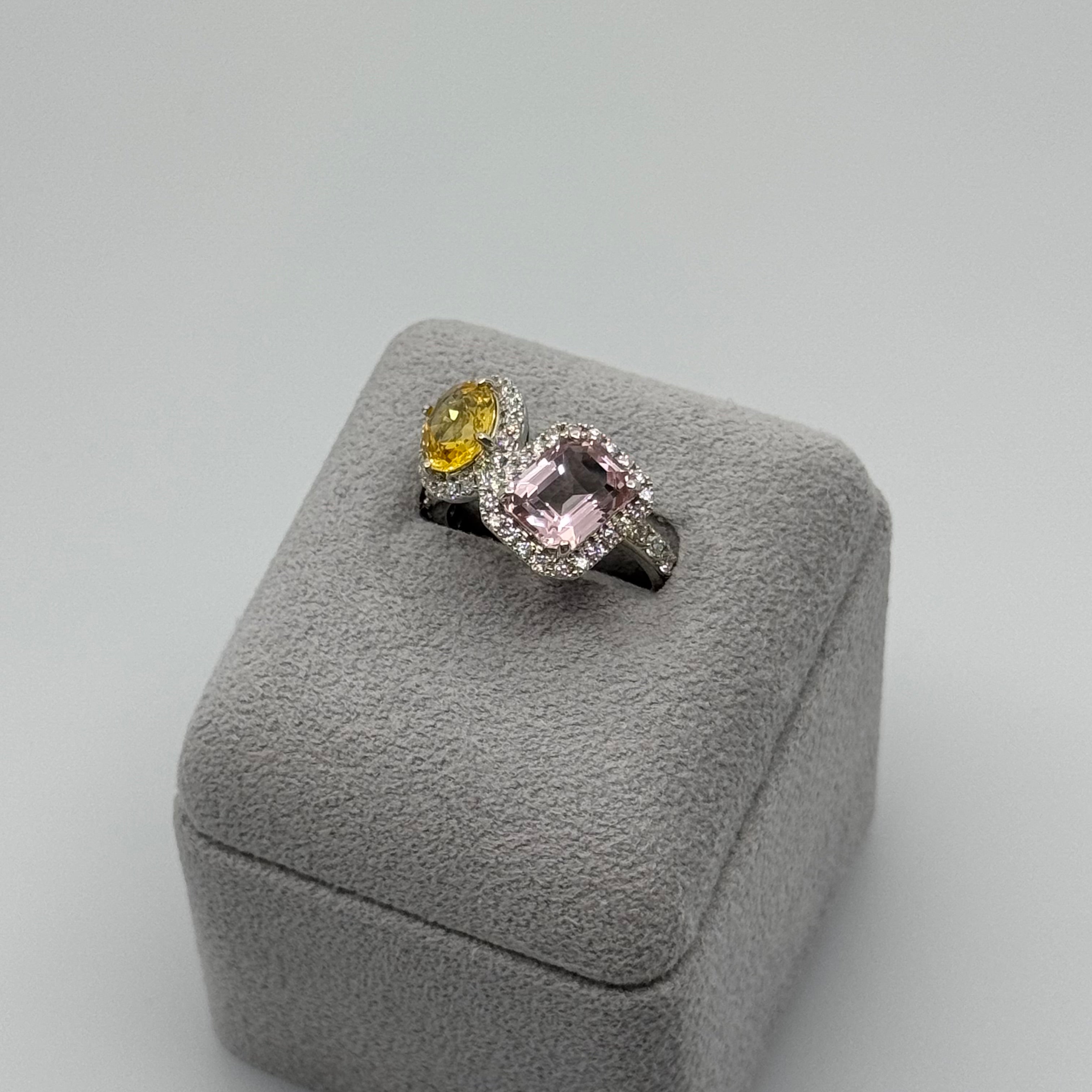 ［ベニエ］リング イエローサファイア 1.7ct OV/モルガナイト 1.9ct EM