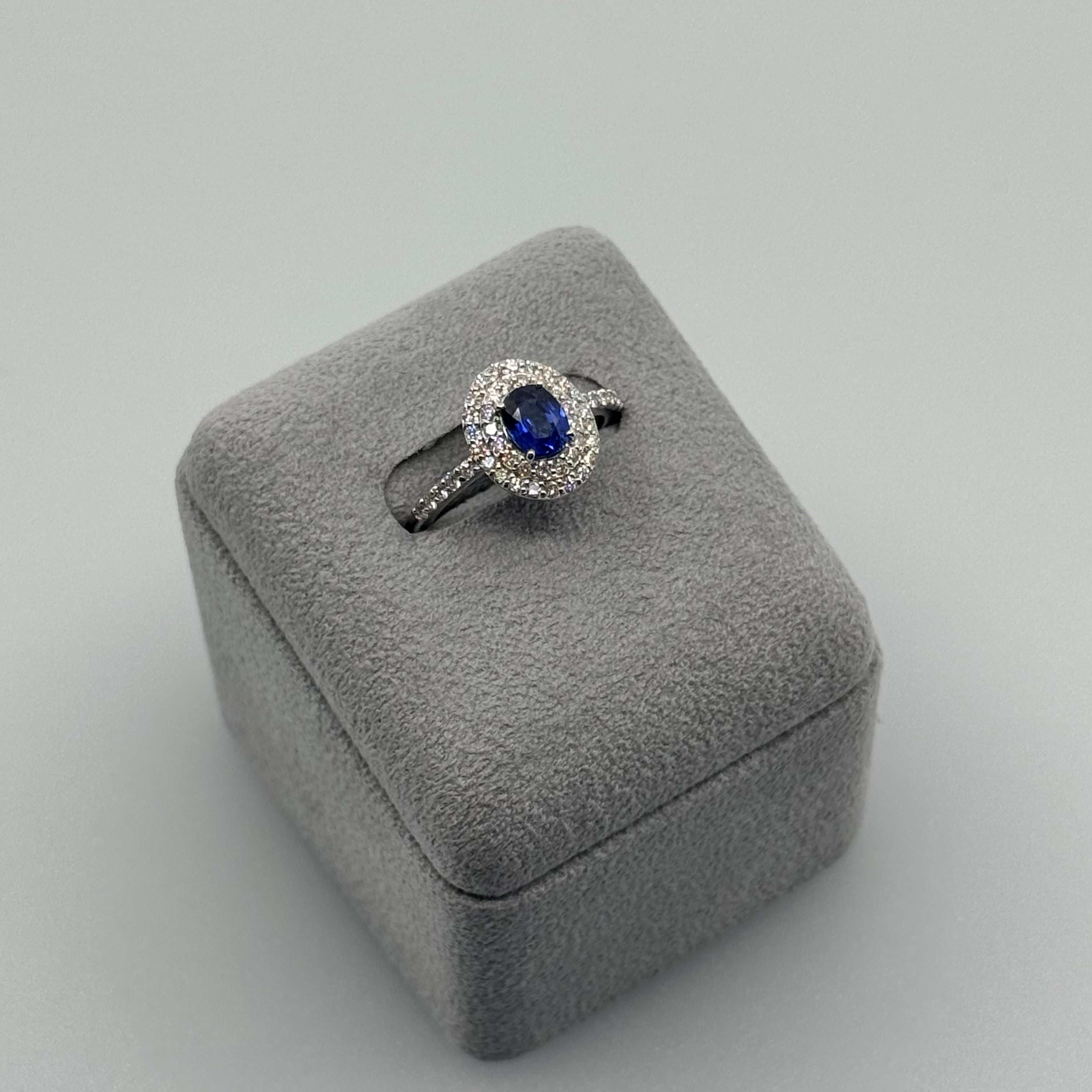 70［一点物］リング ブルーサファイア 0.8ct OV PT