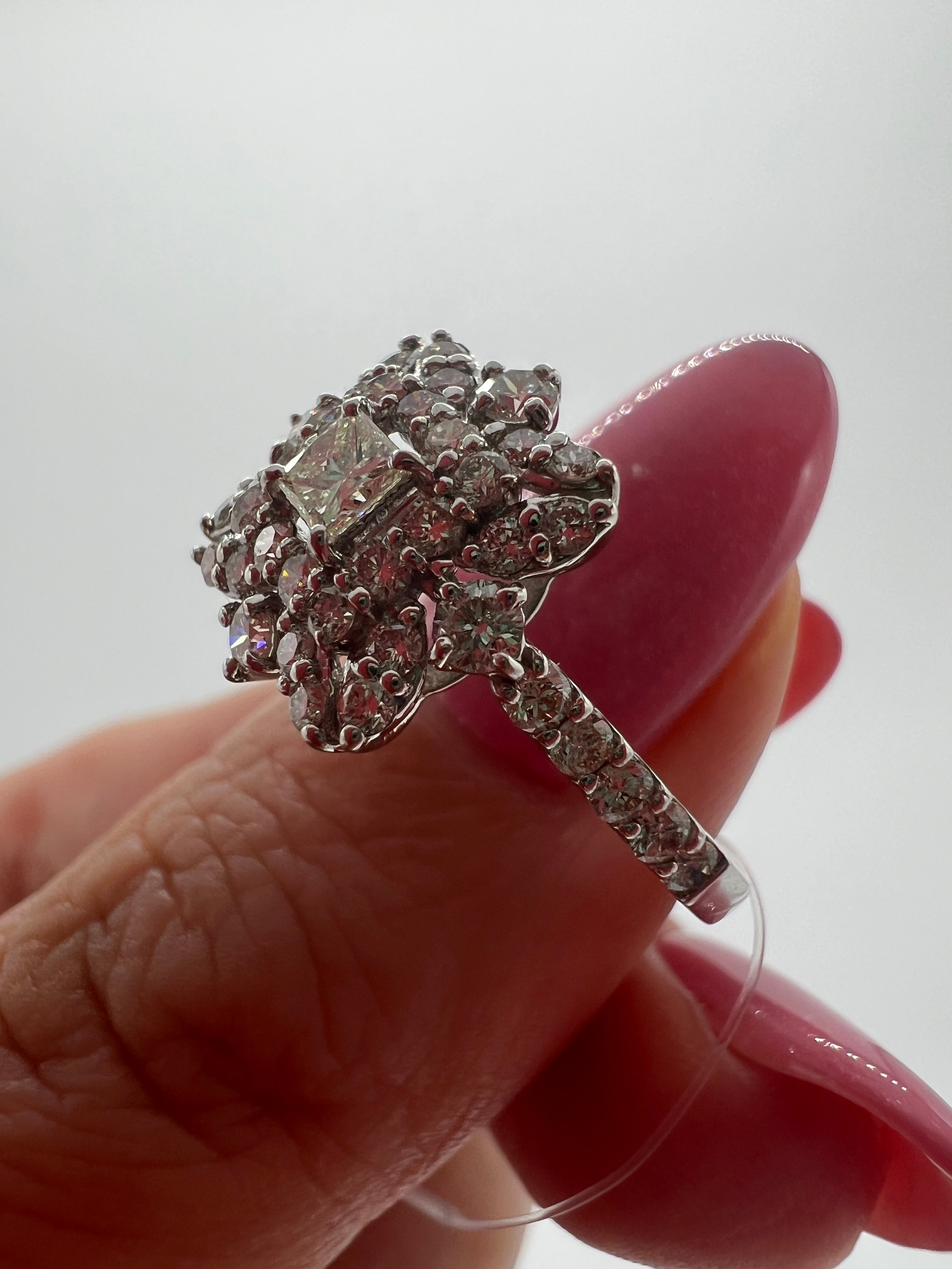 新作 アラベスク〜白いダイヤ&ラウンドメレ｜AYAKO SAKURAI（櫻井 彩子（サクライ アヤコ））公式通販サイト