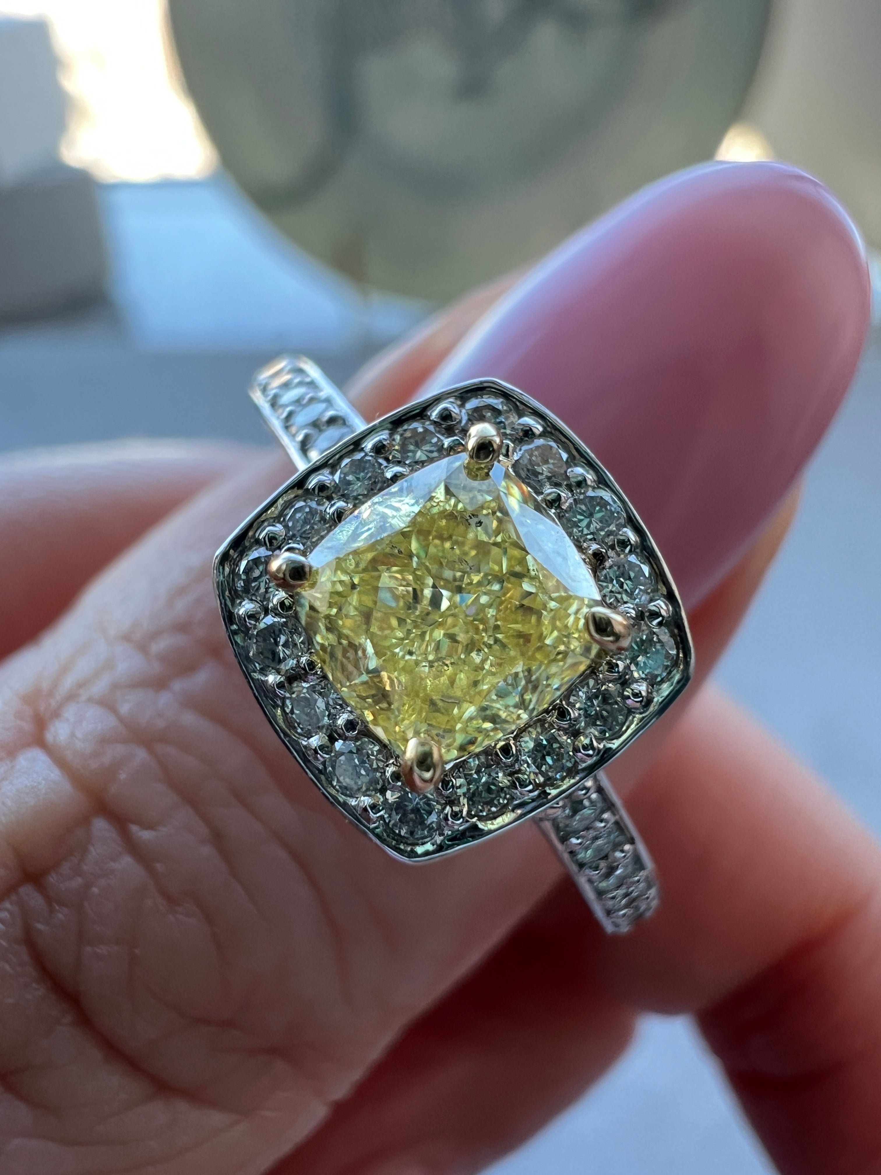 トレゾール ダイヤ 中石0.84ct前後 PT リング〜Fancy Intense Yellow CGL｜AYAKO SAKURAI（櫻井 彩子（サクライ アヤコ））公式通販サイト