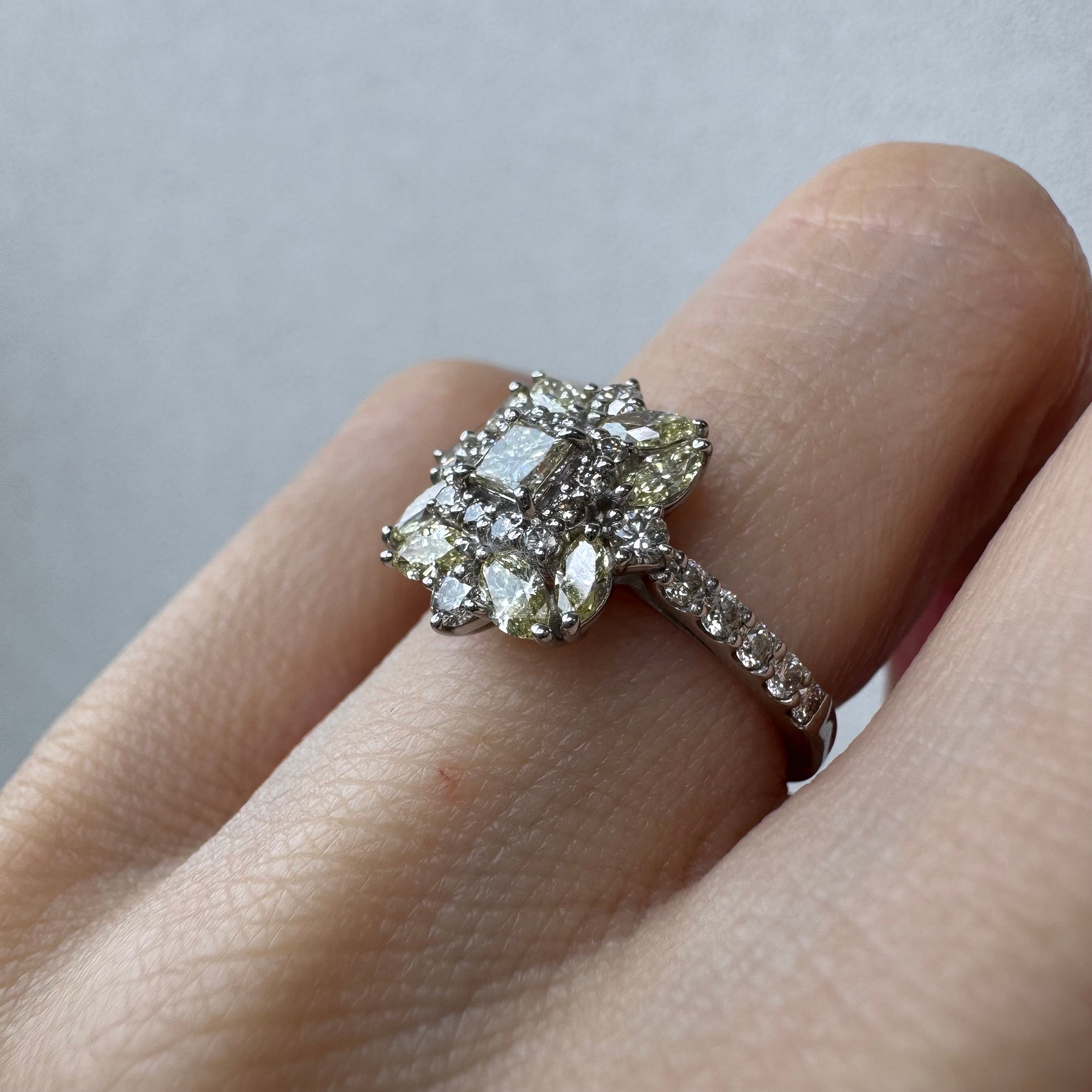 ［アラベスク］リング ダイヤ