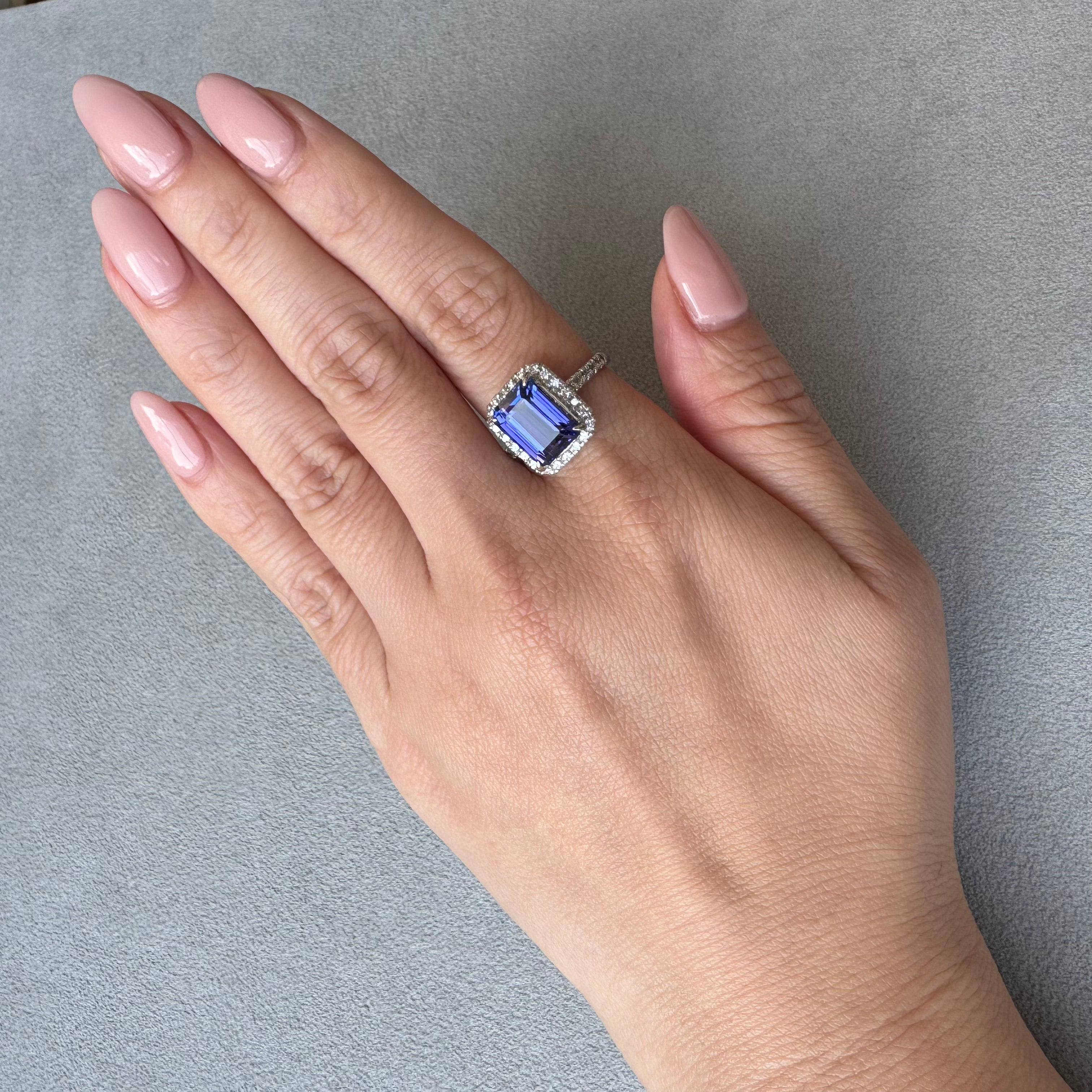 195［一点物］リング タンザナイト 4.2～4.8ct SQ PT